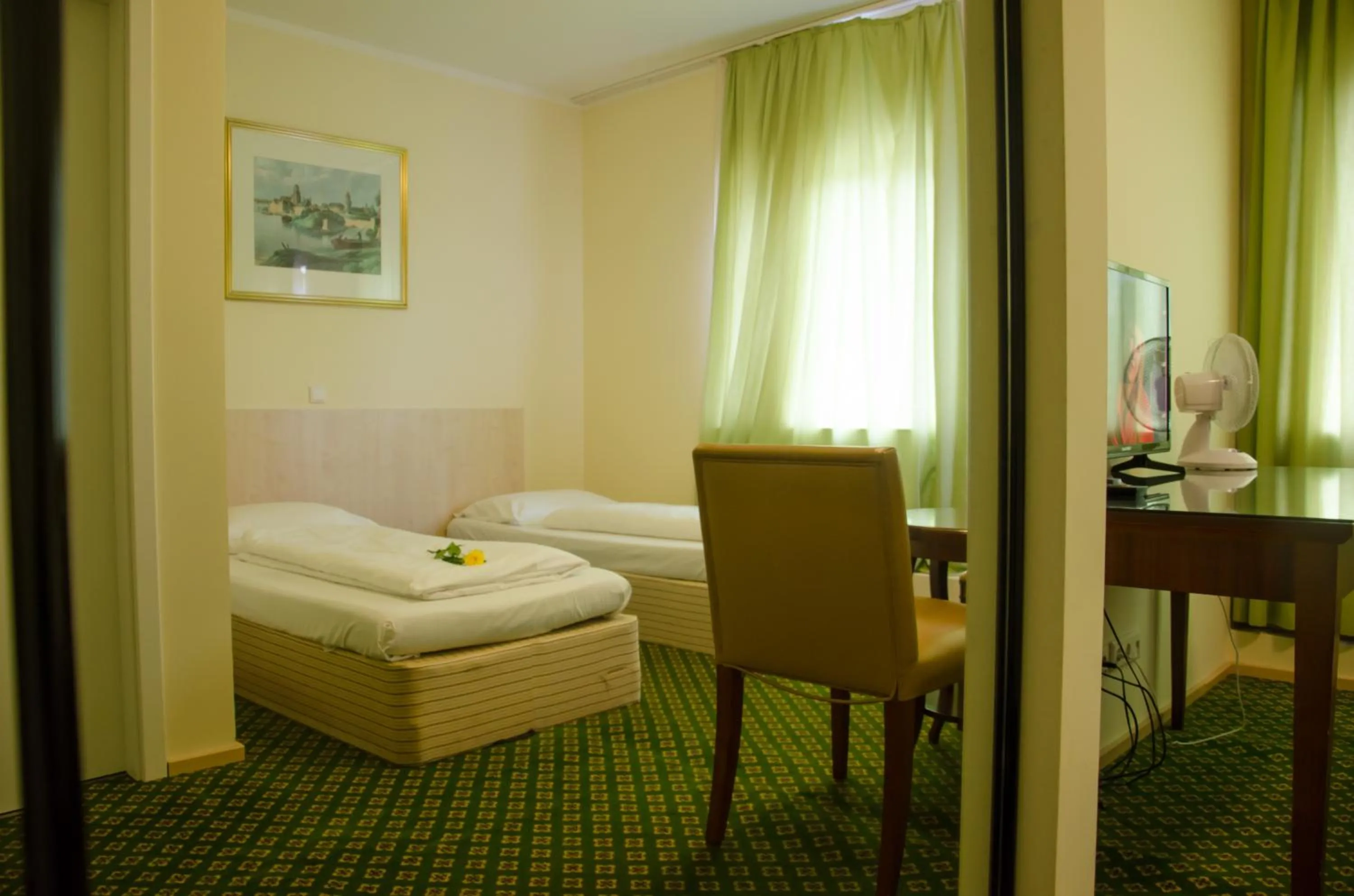 Bed in Panorama Hotel Frankfurt Offenbach Süd