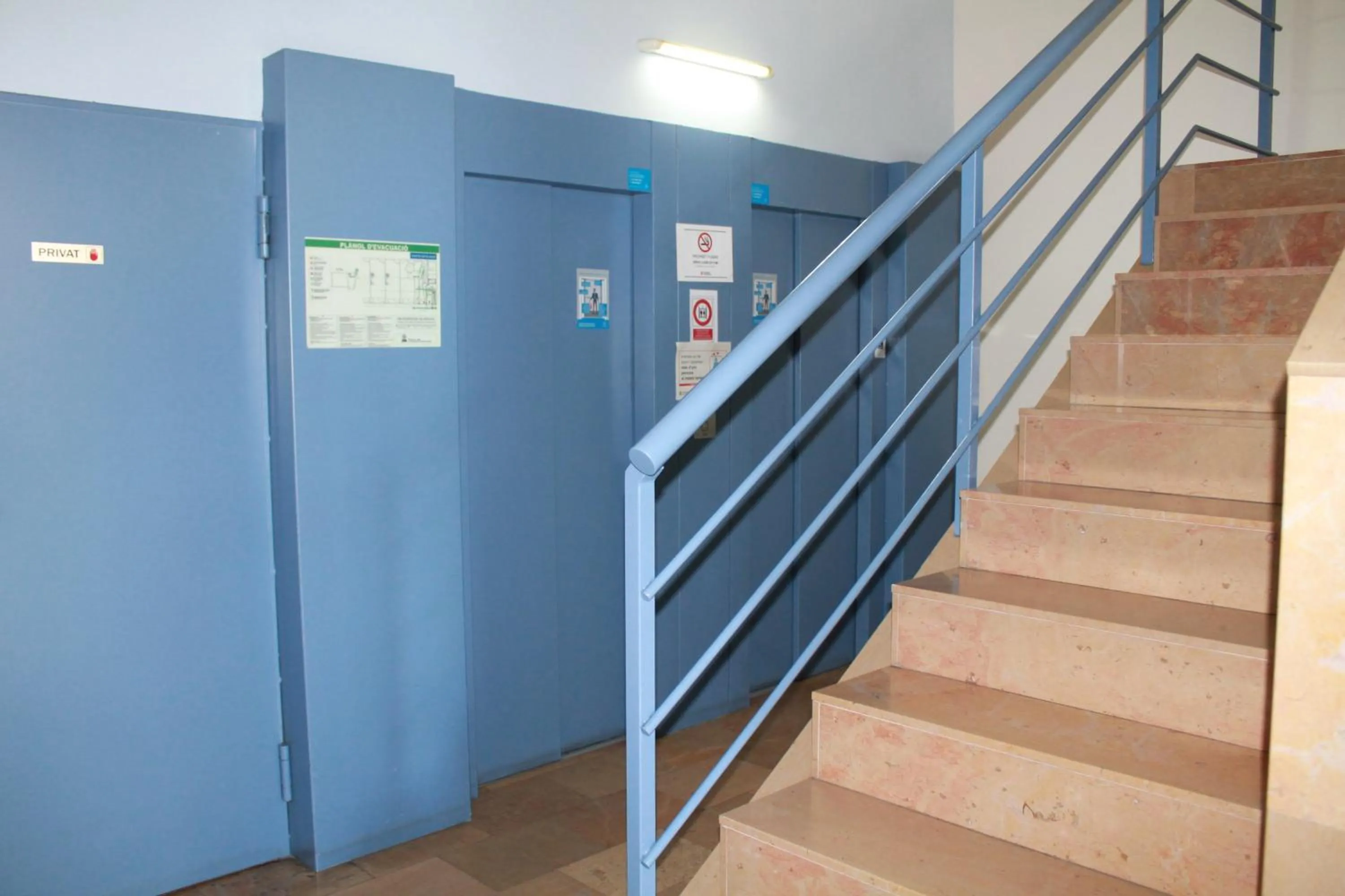 elevator in Apartaments Turístics Residencia Vila Nova