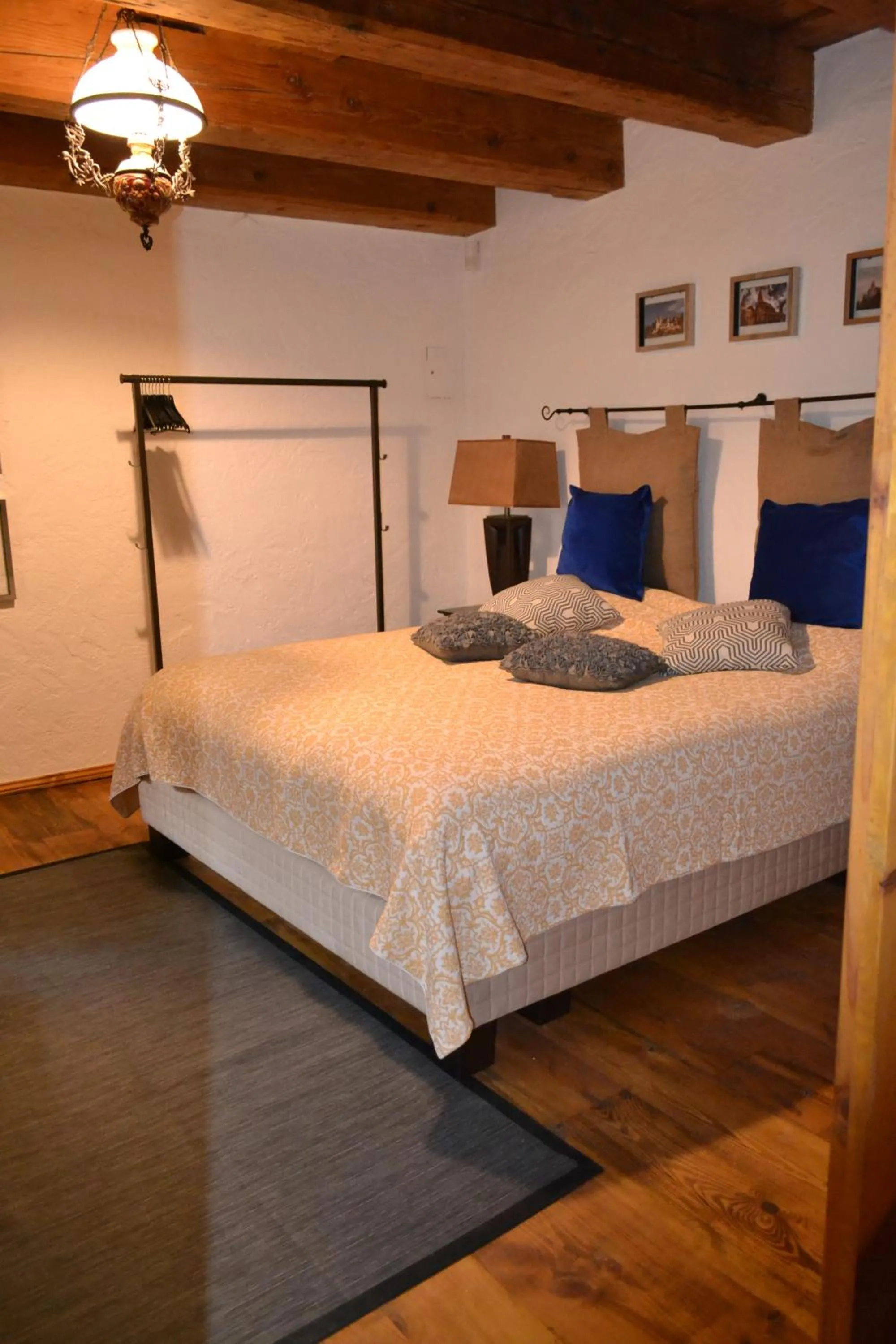 Photo of the whole room, Bed in Casa Veche