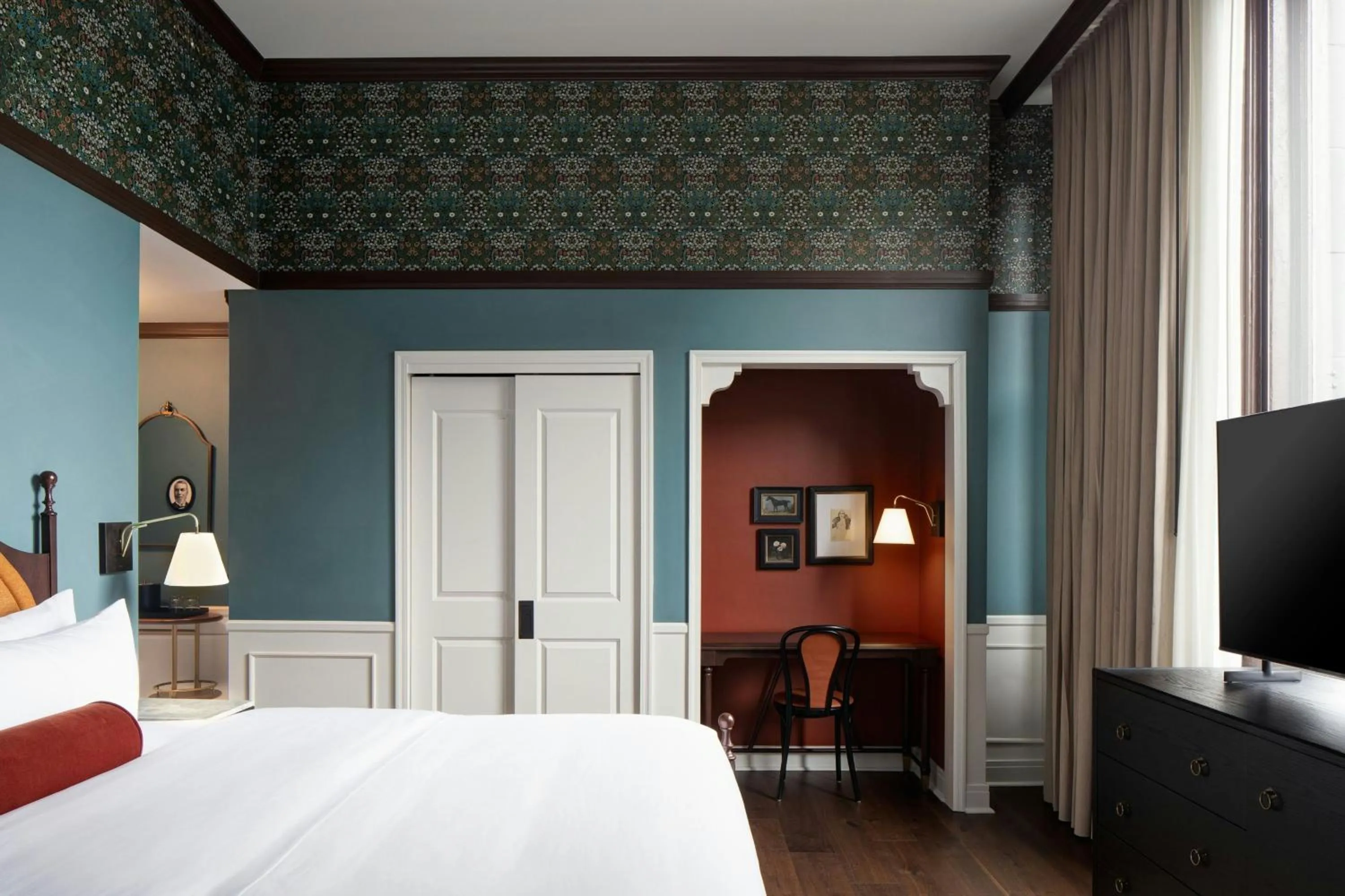 Bedroom, Bed in Hotel David Whitney, Autograph Collection