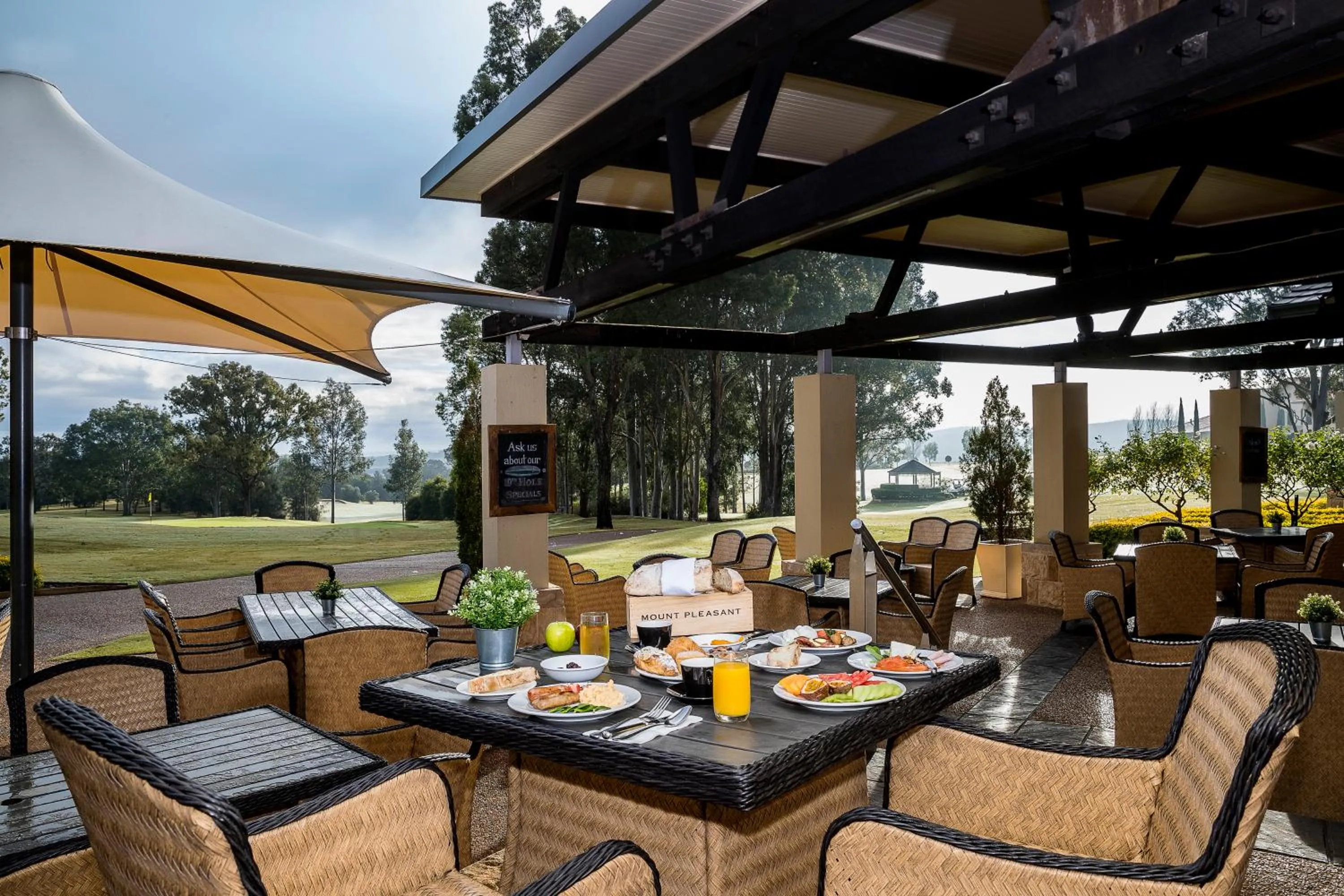 Restaurant/places to eat in Peppers Hunter Valley AVC Apartment