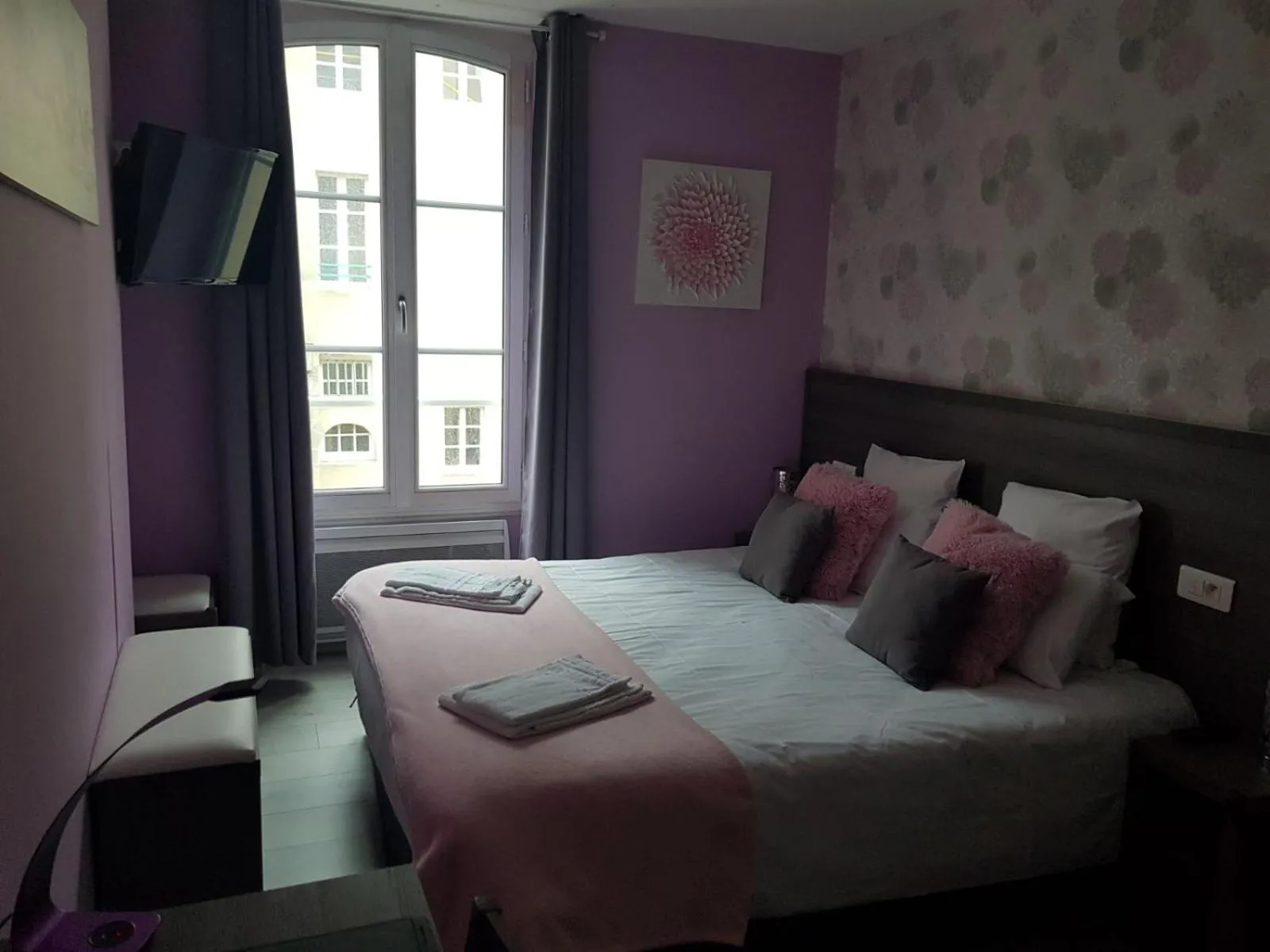 Photo of the whole room, Bed in Hôtel Le Saint Patrice