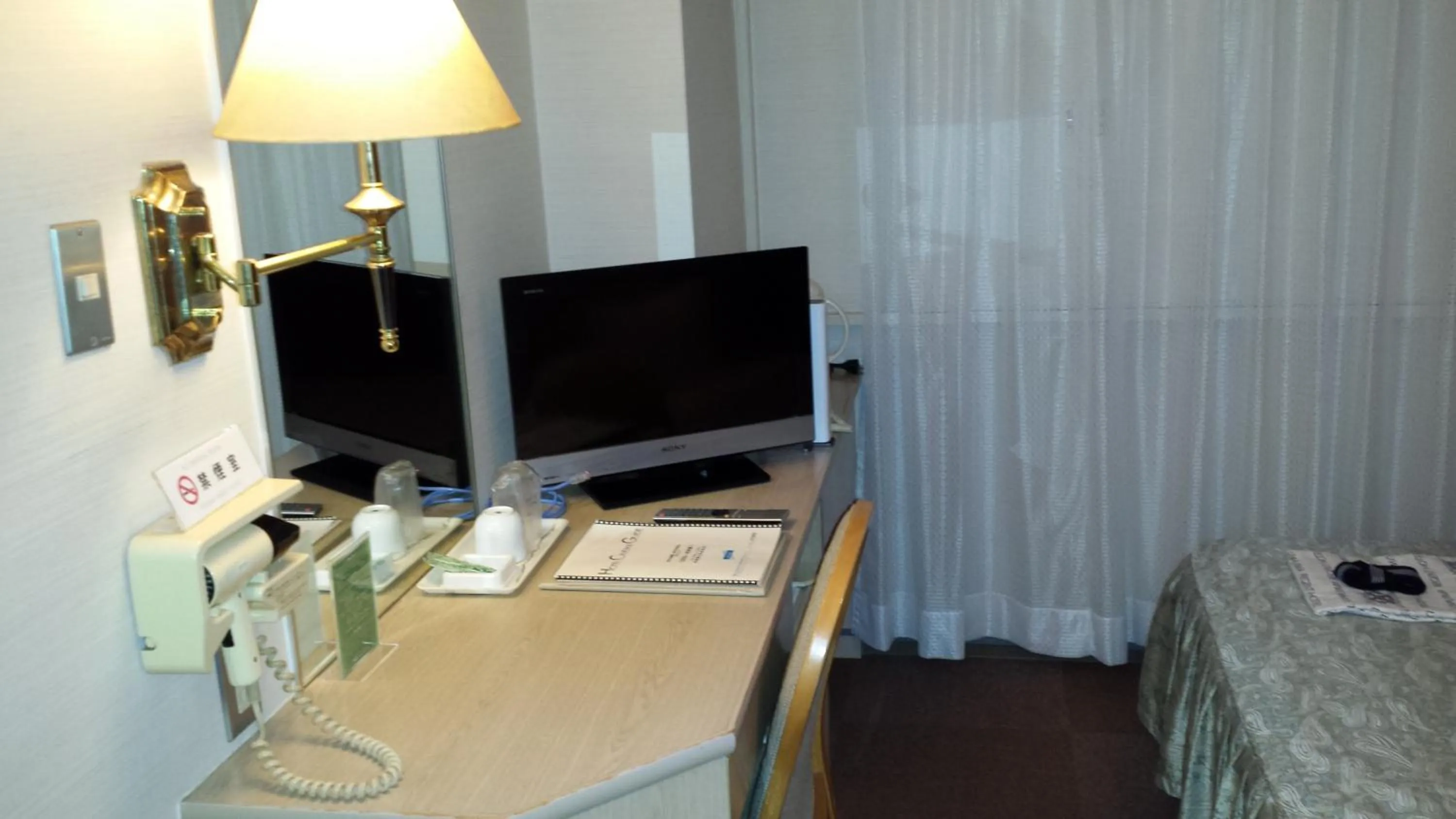 TV and multimedia in Uwajima Regent Hotel