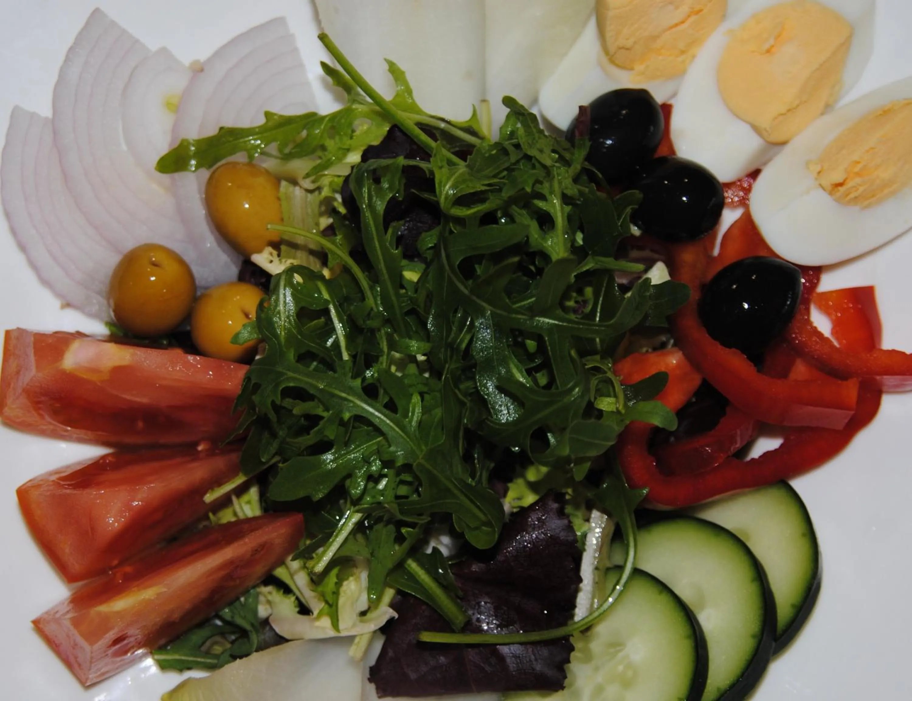 Restaurant/places to eat in Hotel Victoria