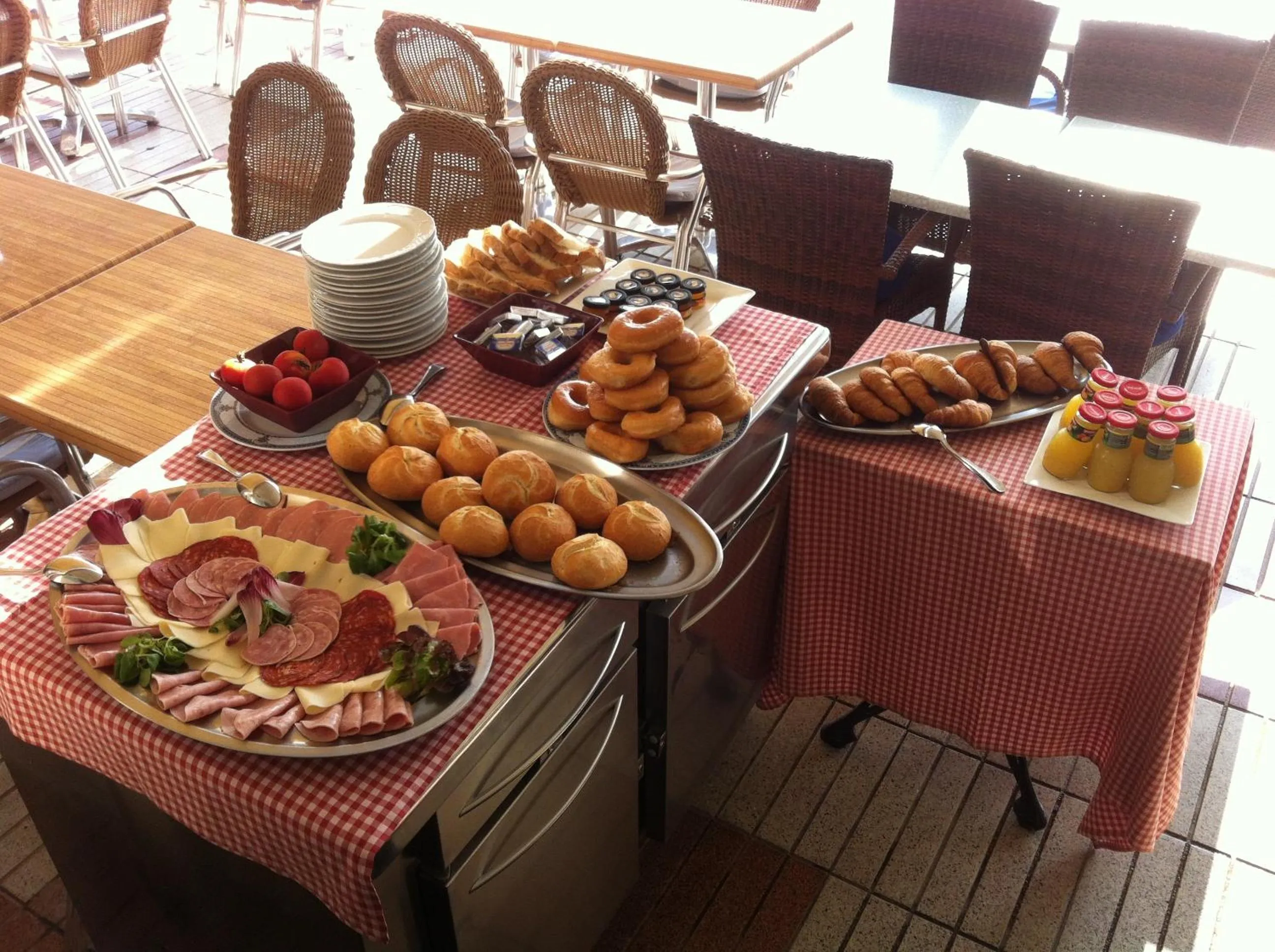 Food and drinks in Hotel Victoria