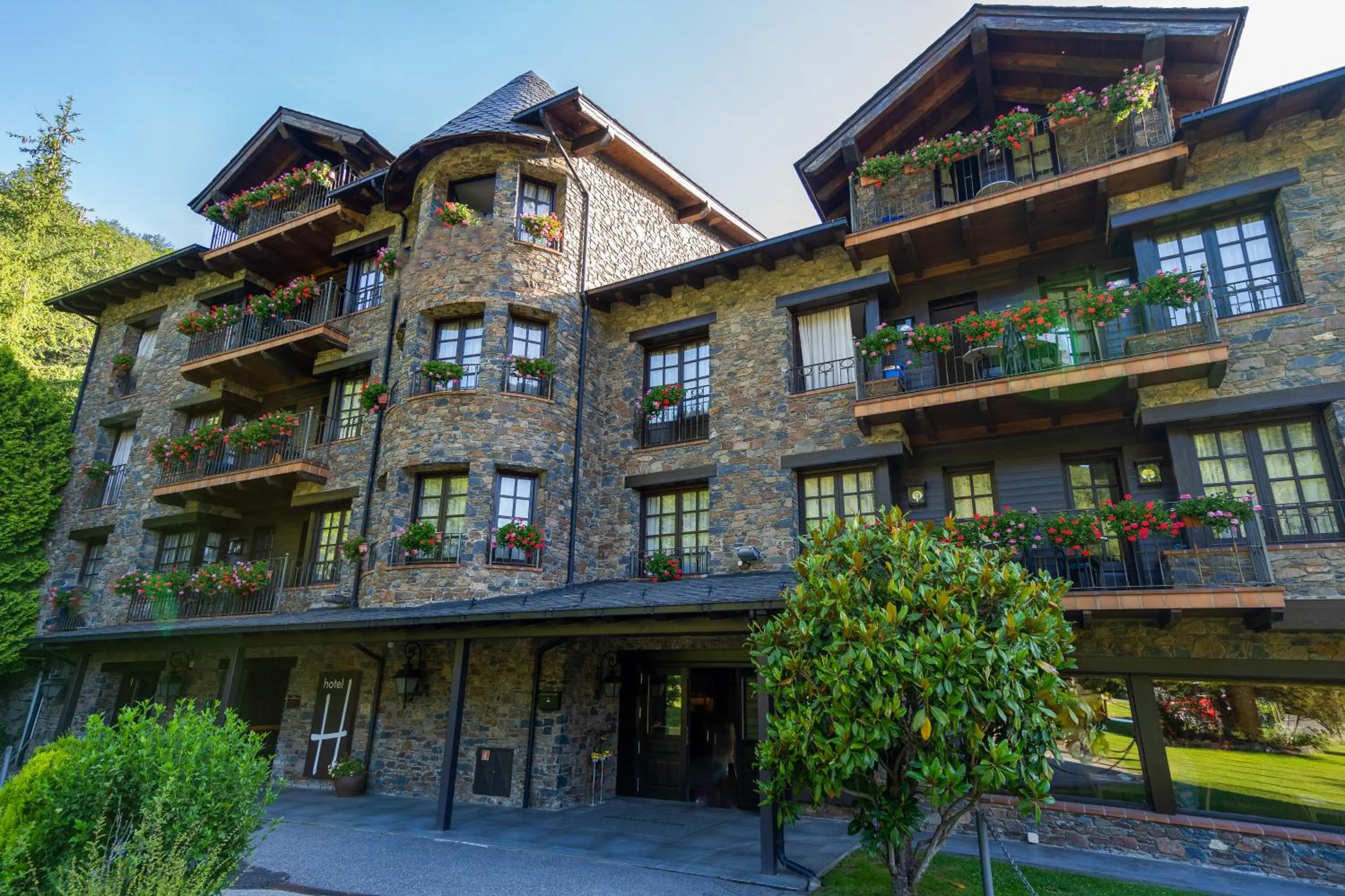 Property building in Abba Xalet Suites Hotel