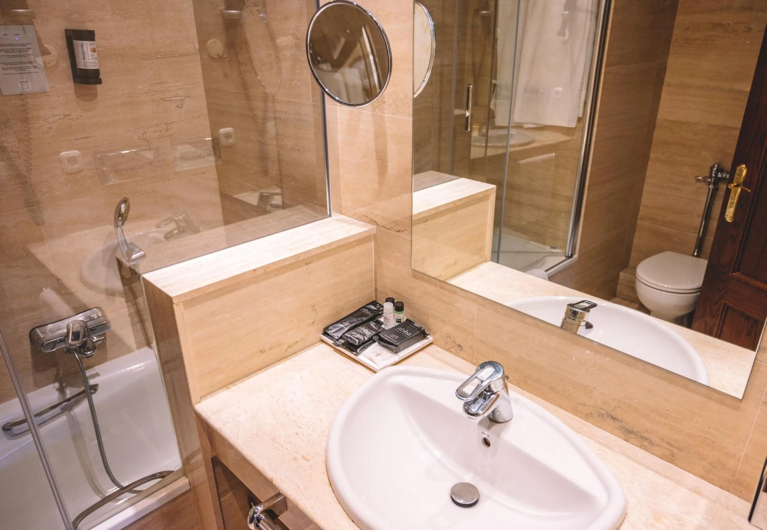 Bathroom in Abba Xalet Suites Hotel