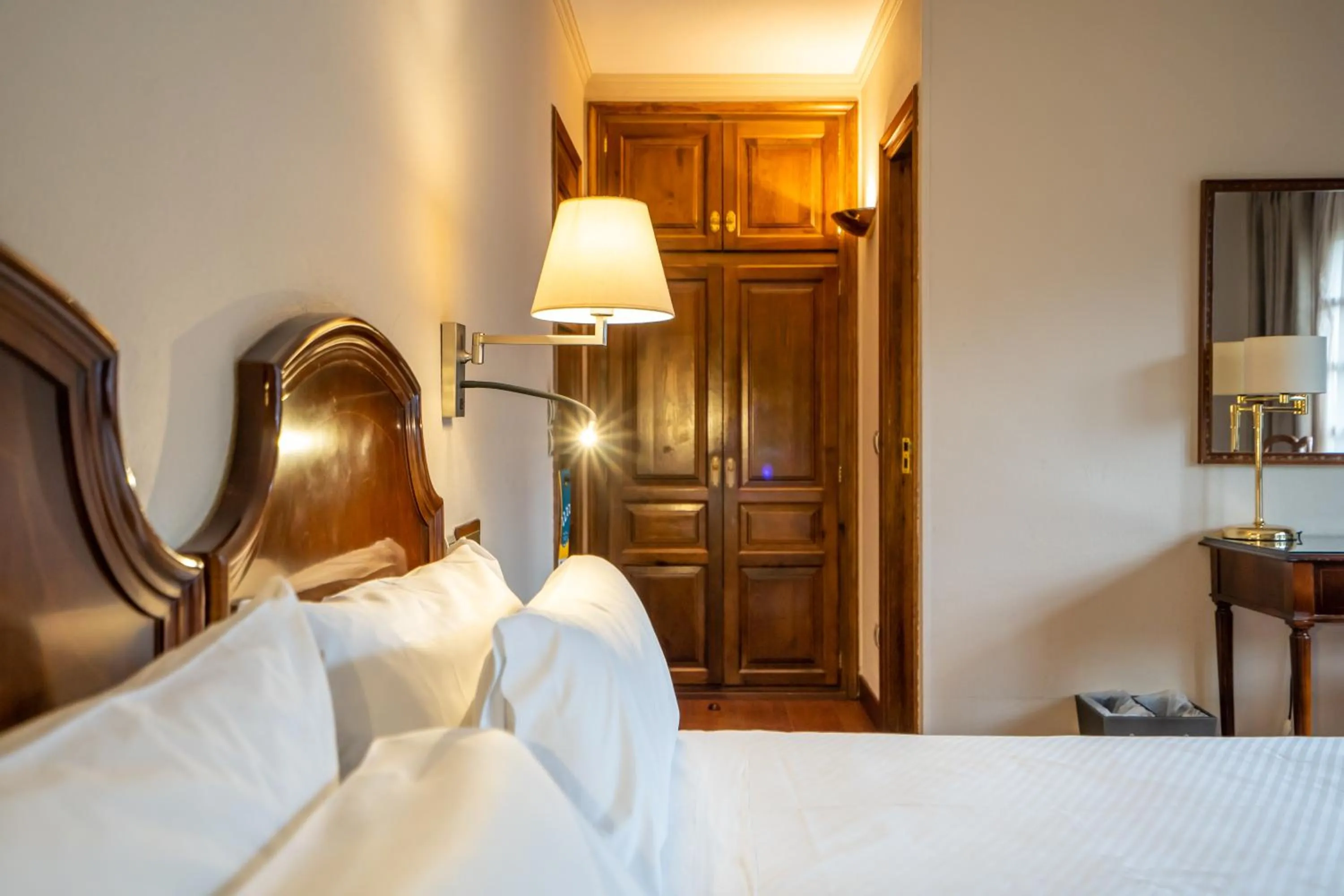 wardrobe, Bed in Abba Xalet Suites Hotel