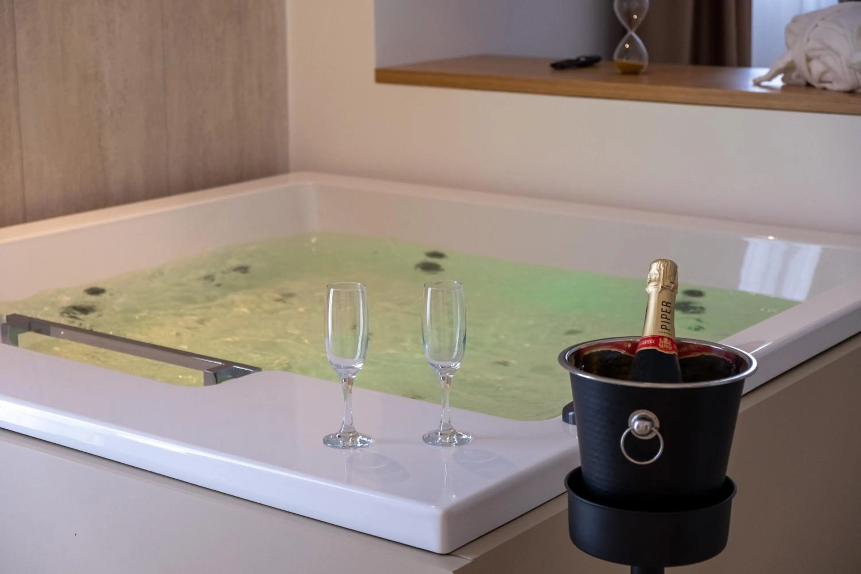 Hot Tub in Le Muse Mondello