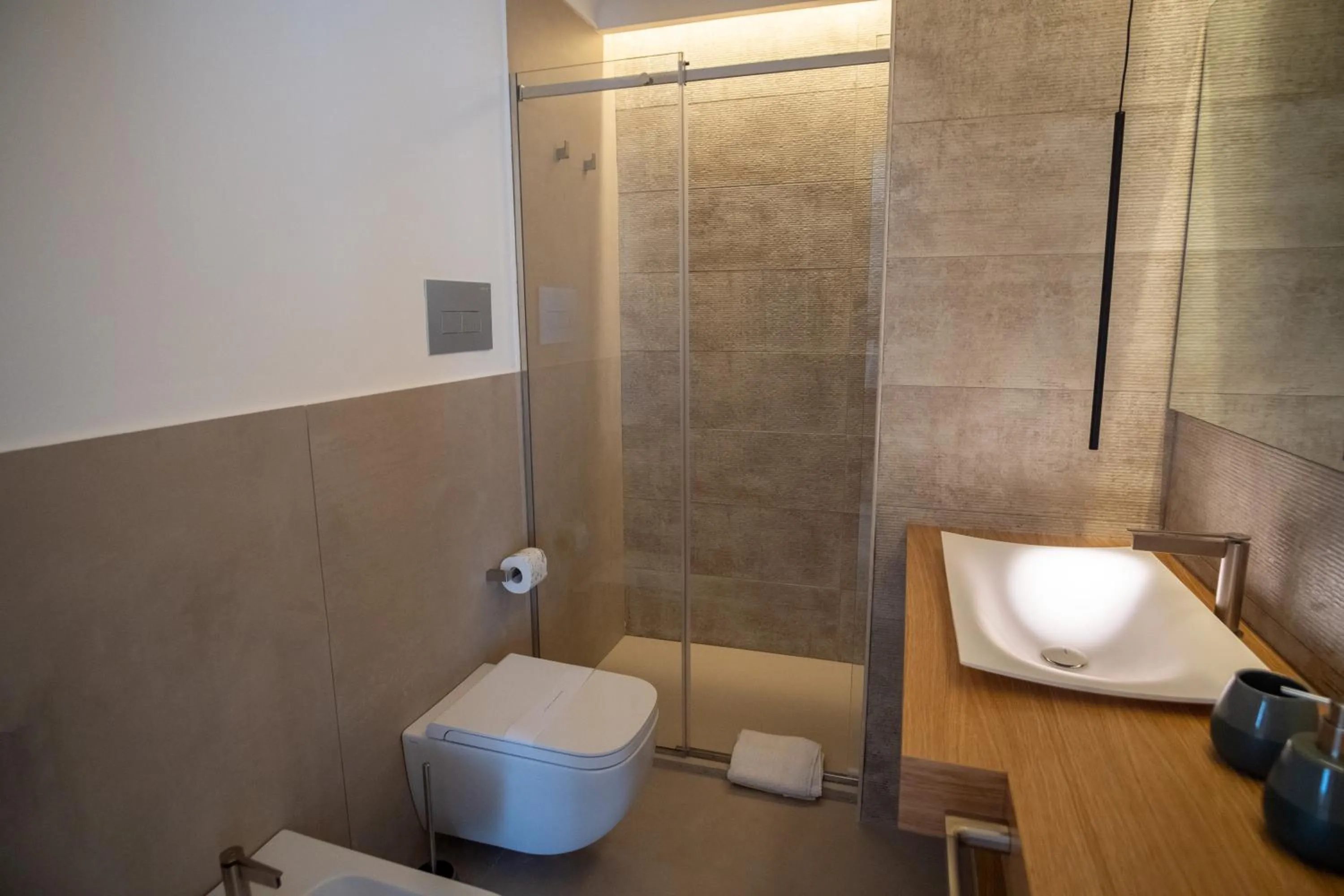 Shower in Le Muse Mondello