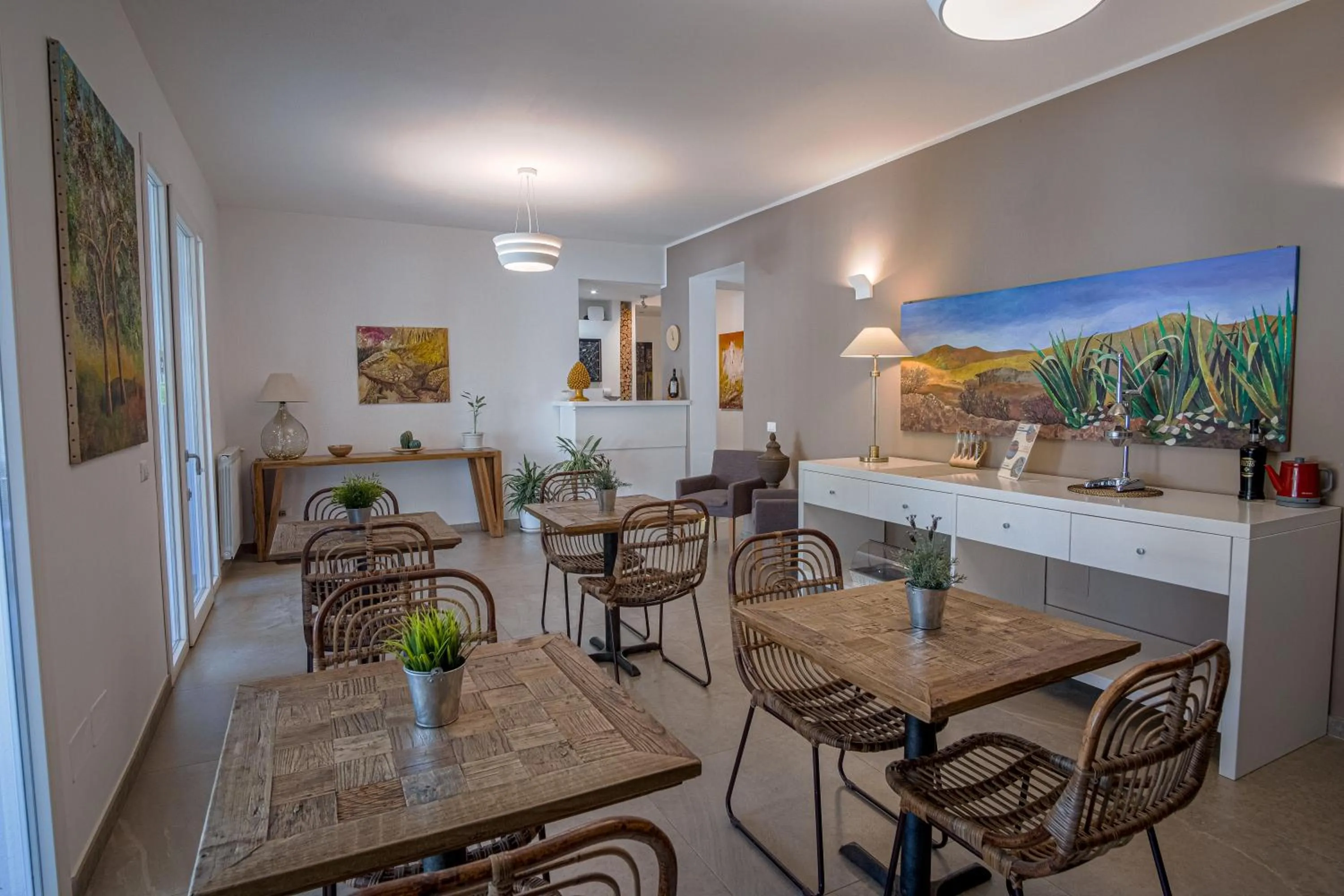 Communal lounge/ TV room in Le Muse Mondello