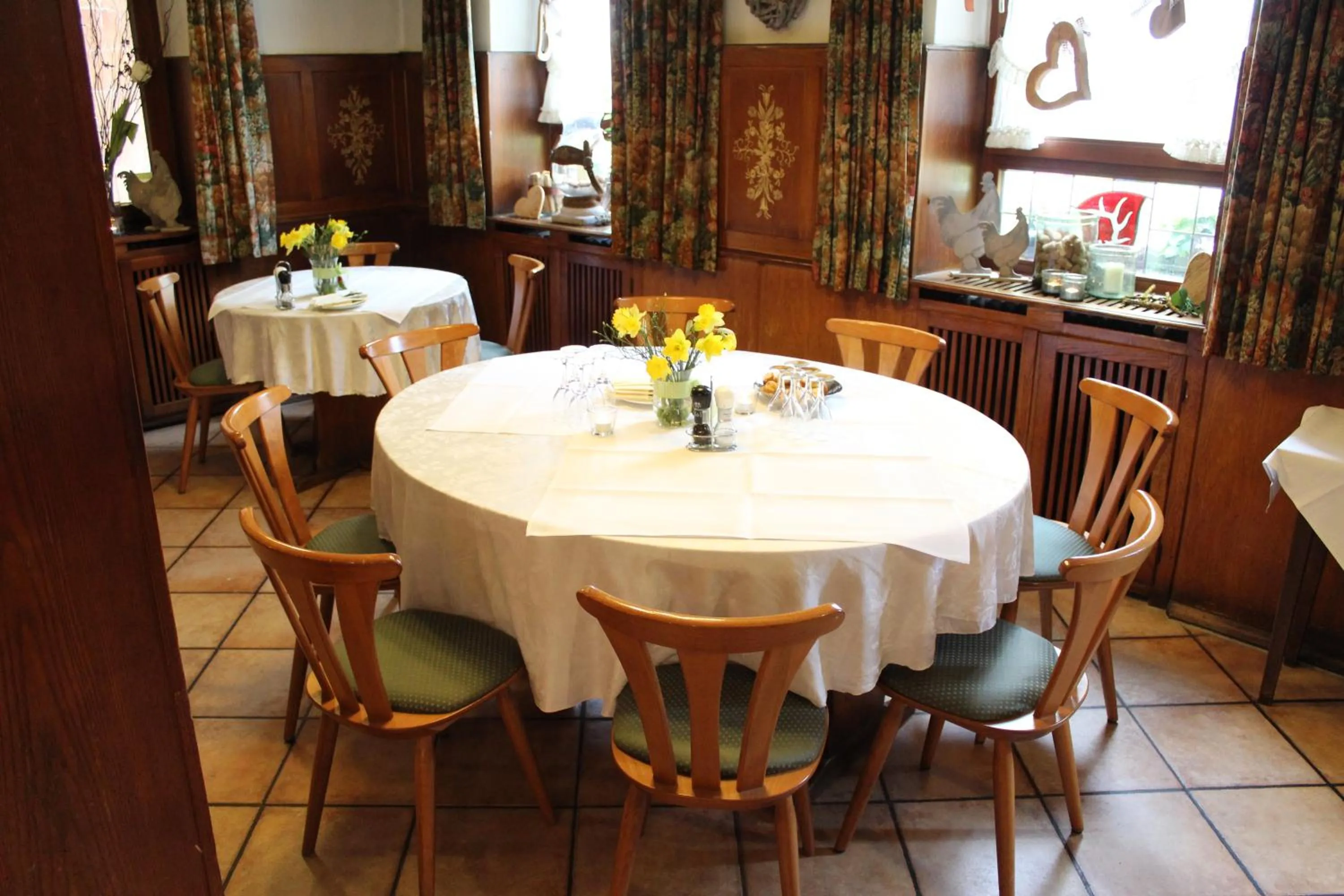 Restaurant/places to eat in Gasthof und Pension zum Löwen