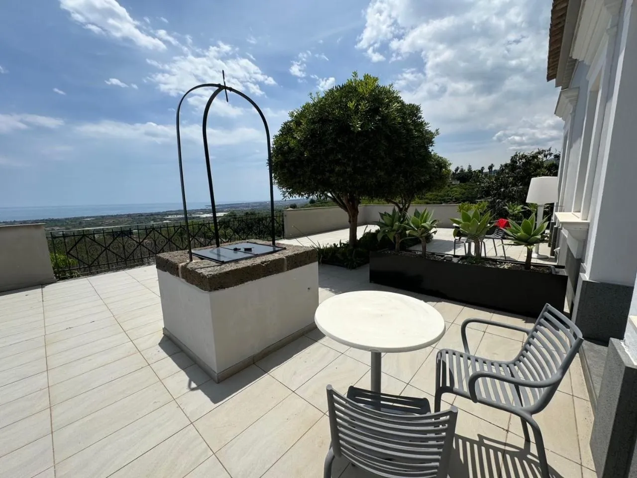 Talè Restaurant & Suite