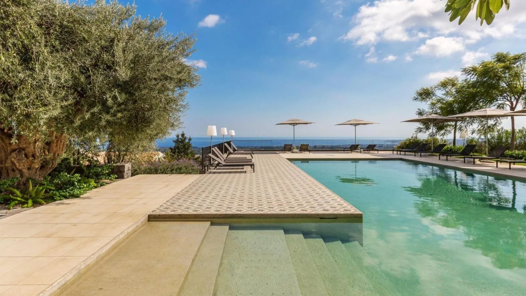 Talè Restaurant & Suite