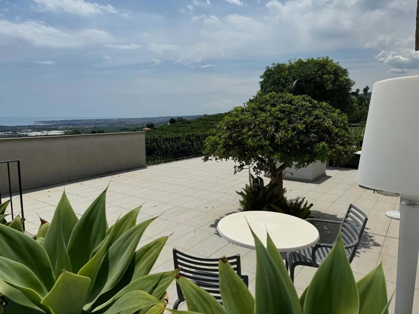 Talè Restaurant & Suite