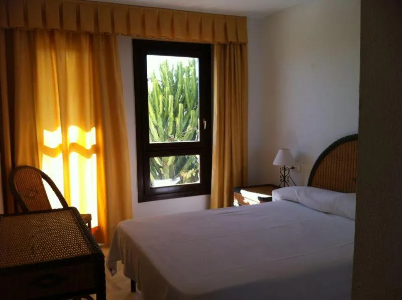 Day, Bed in Pueblo Evita Hill