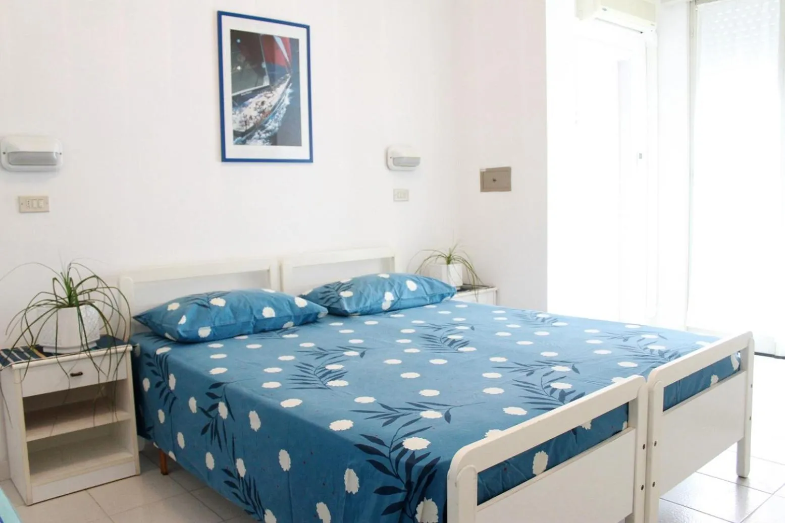 Photo of the whole room, Bed in Residence BluAdria