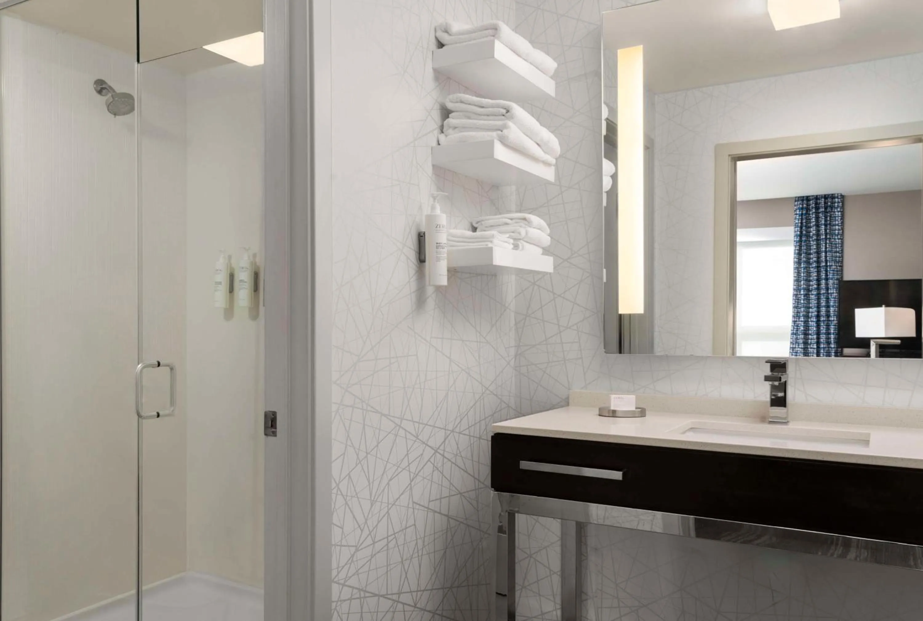 Bathroom in Hampton Inn & Suites-Worcester, MA