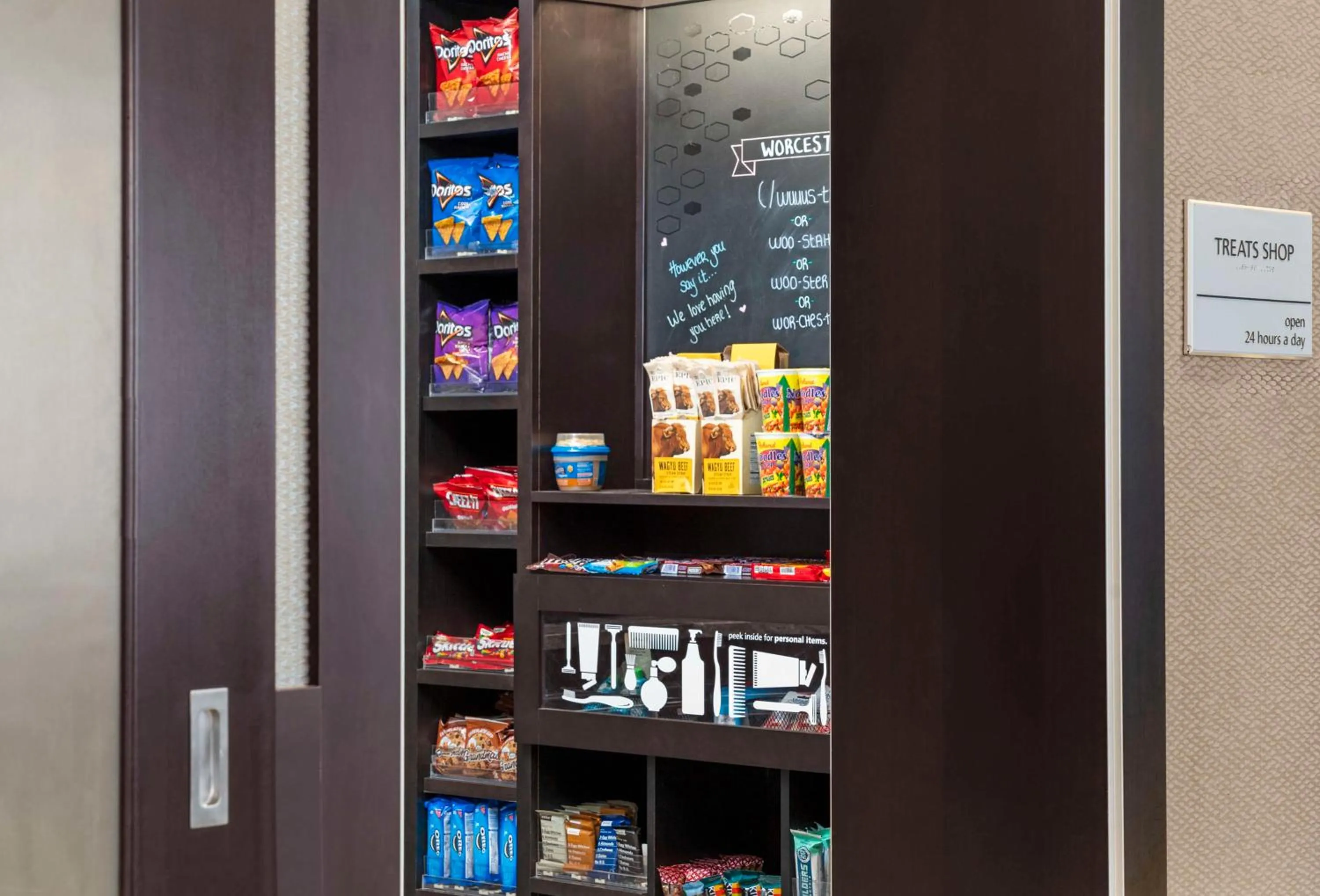 Restaurant/places to eat in Hampton Inn & Suites-Worcester, MA