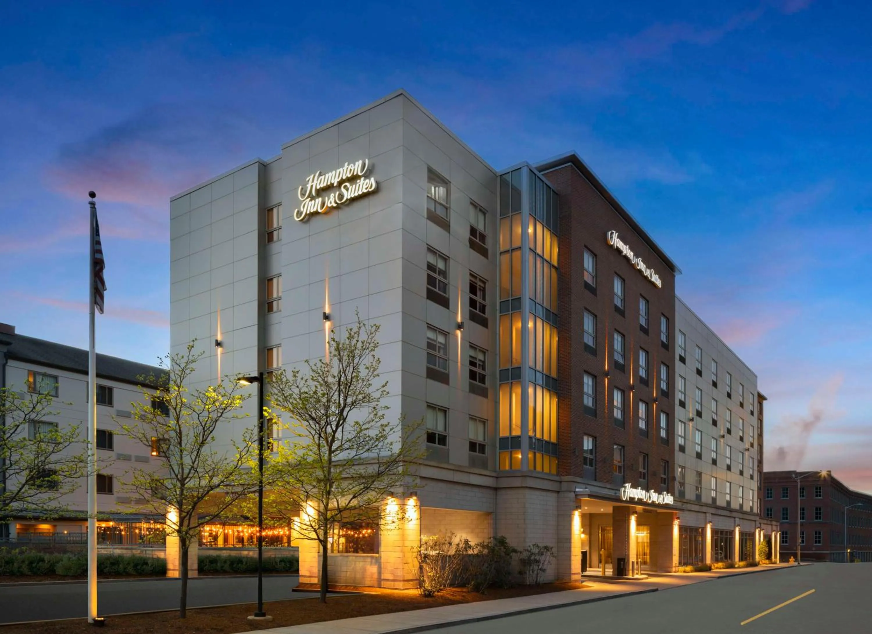 Property building in Hampton Inn & Suites-Worcester, MA