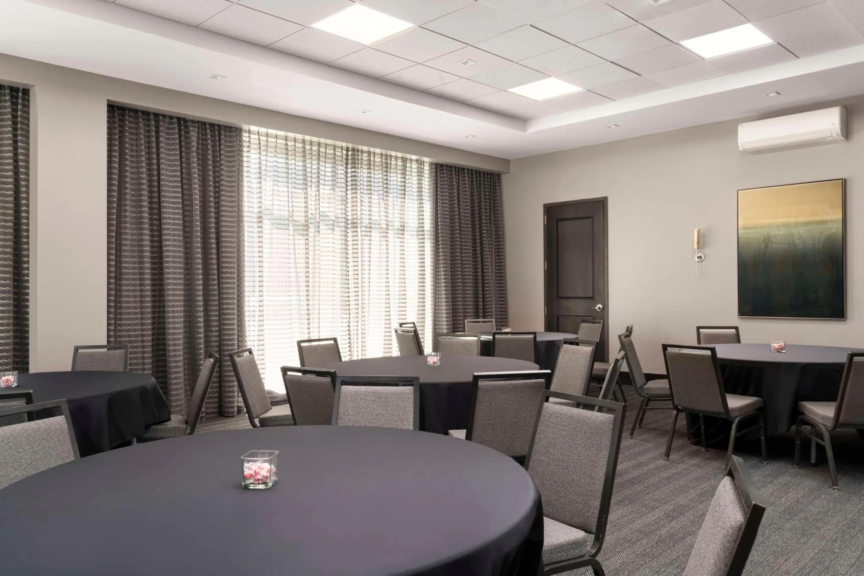 Meeting/conference room in Hampton Inn & Suites-Worcester, MA