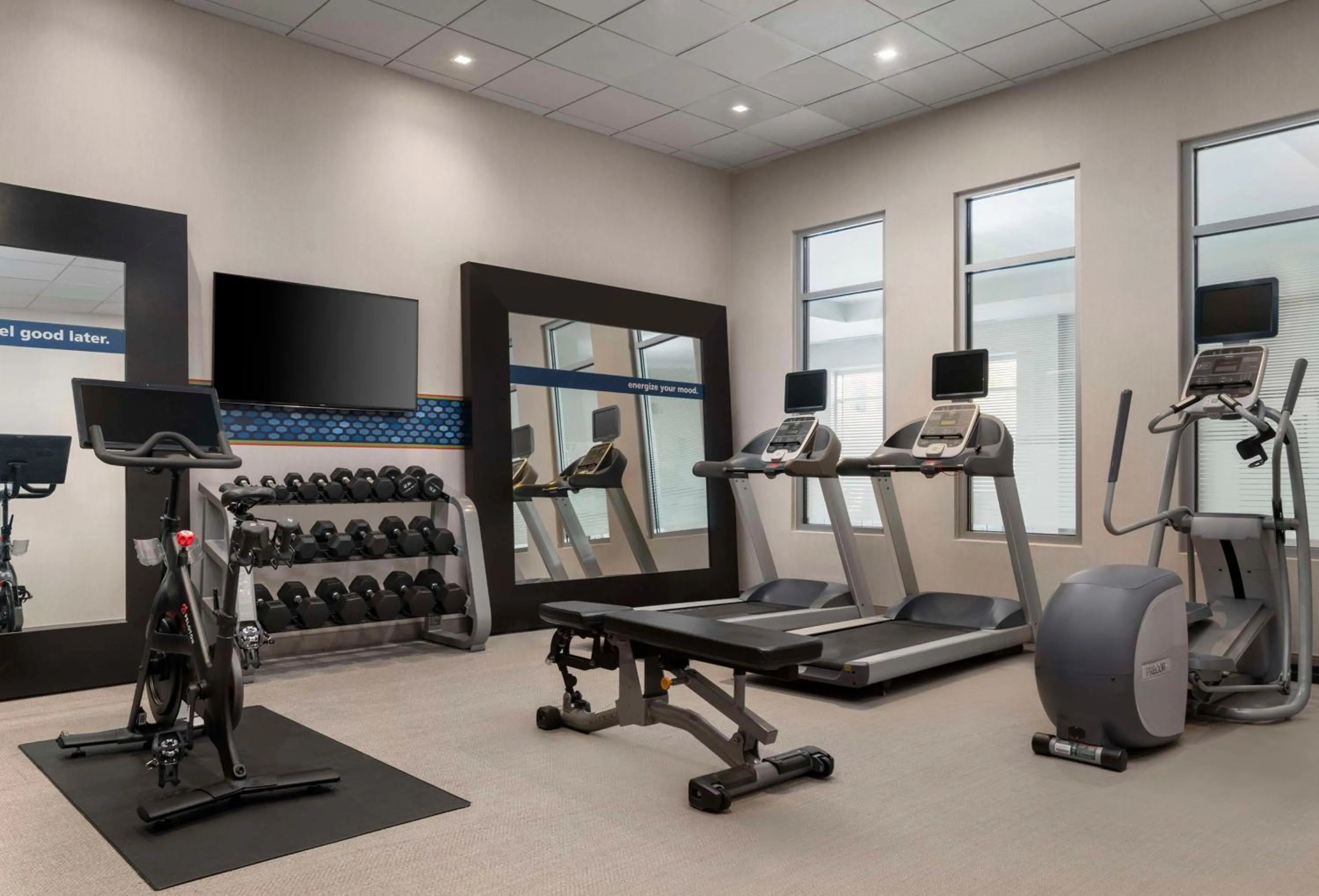 Fitness centre/facilities in Hampton Inn & Suites-Worcester, MA