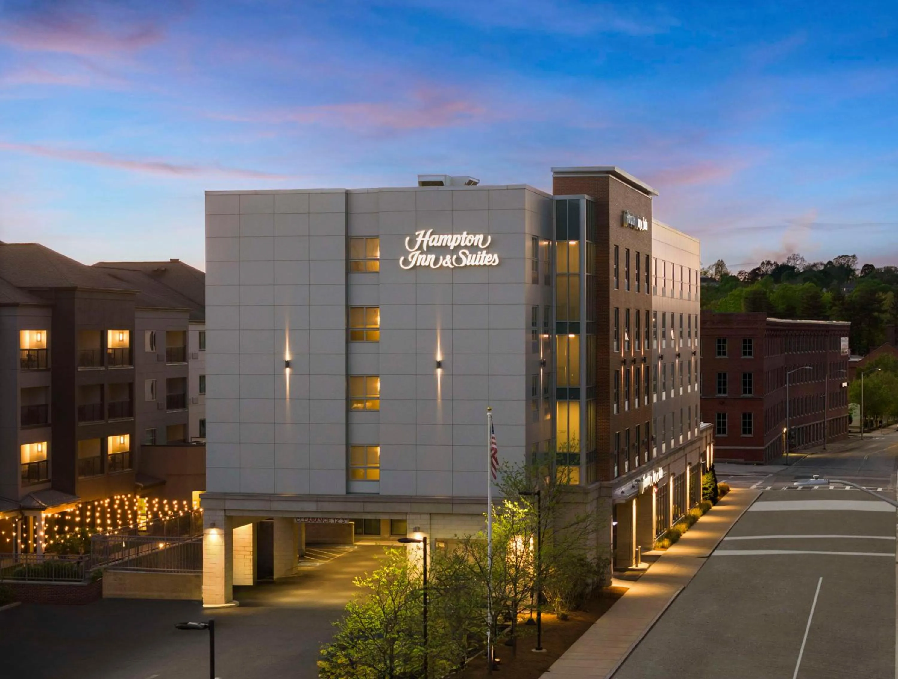 Property building in Hampton Inn & Suites-Worcester, MA
