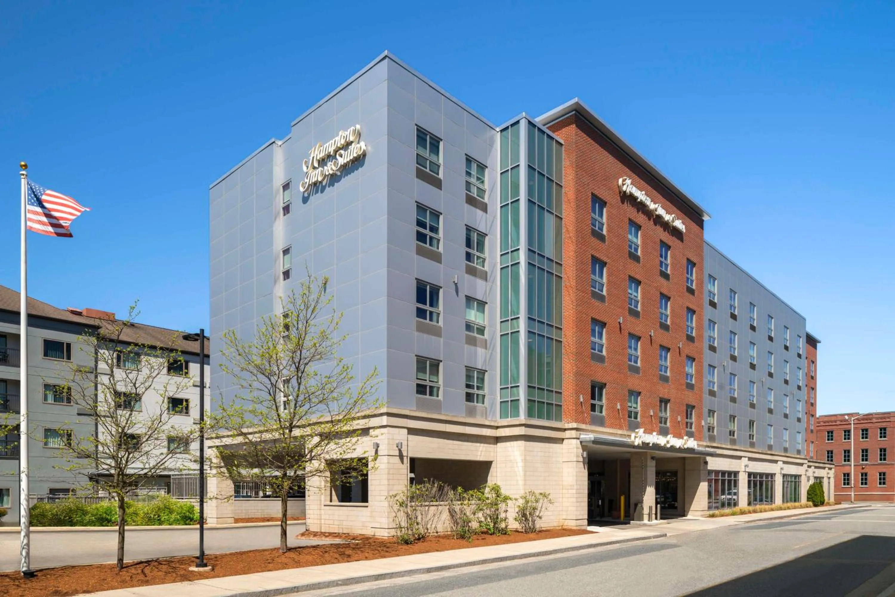 Property building in Hampton Inn & Suites-Worcester, MA