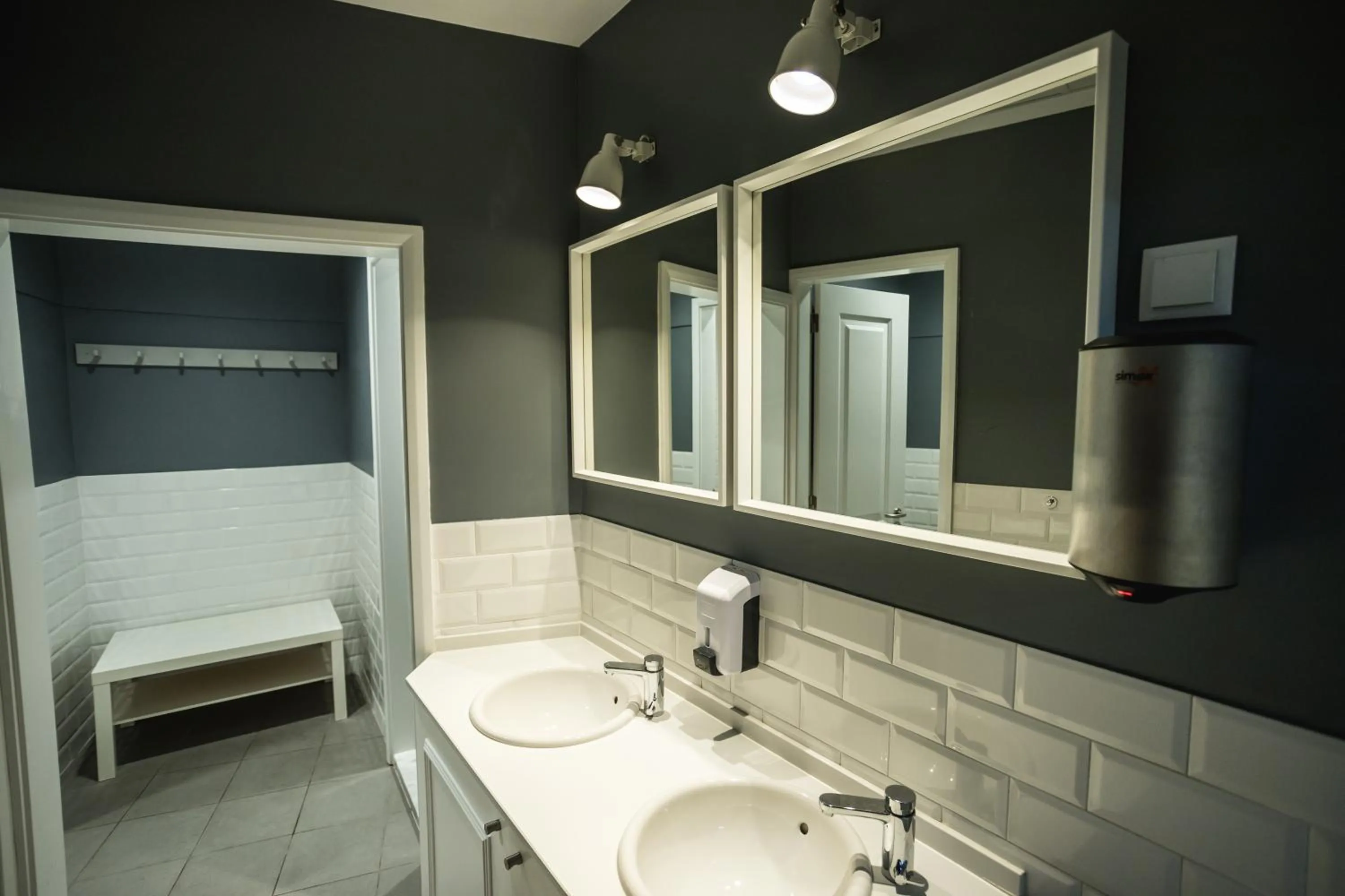 Bathroom in Home Lisbon Hostel