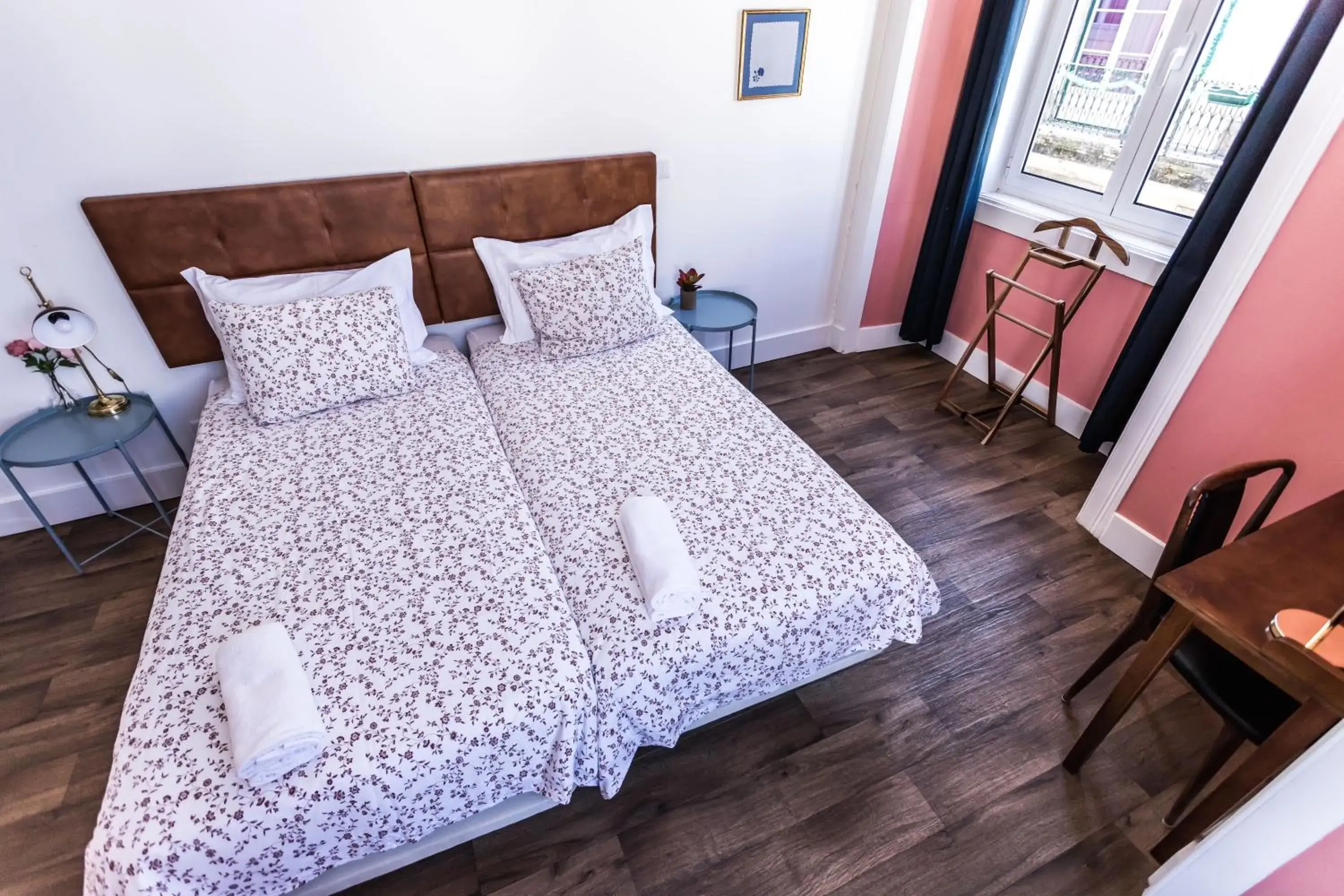 Superior Twin Room with Balcony and City View in Home Lisbon Hostel Superior Twin Room with Balcony and City View in Home Lisbon Hostel