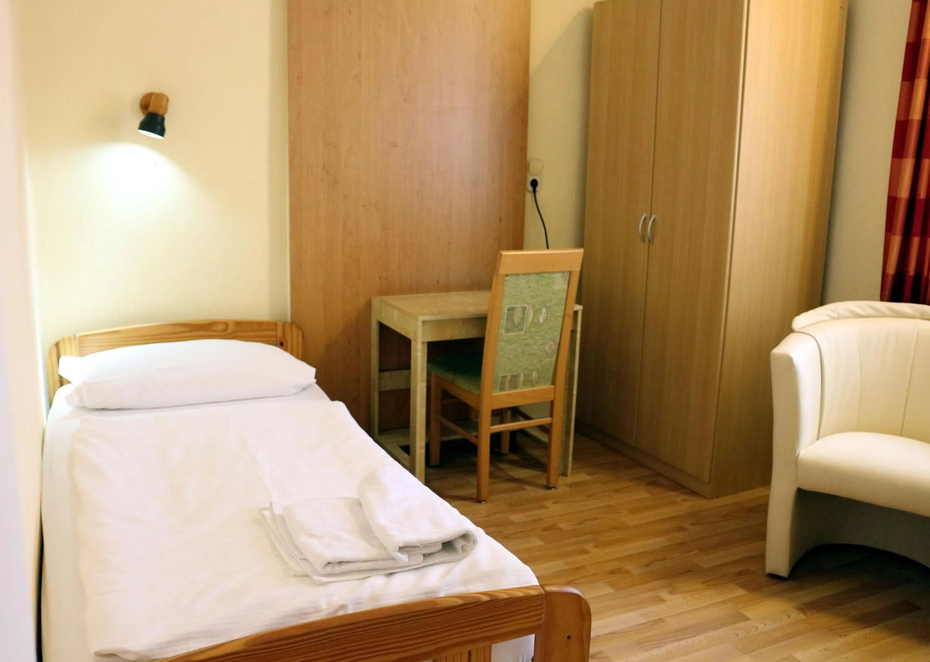 Photo of the whole room, Bed in Landgasthof Schönecke