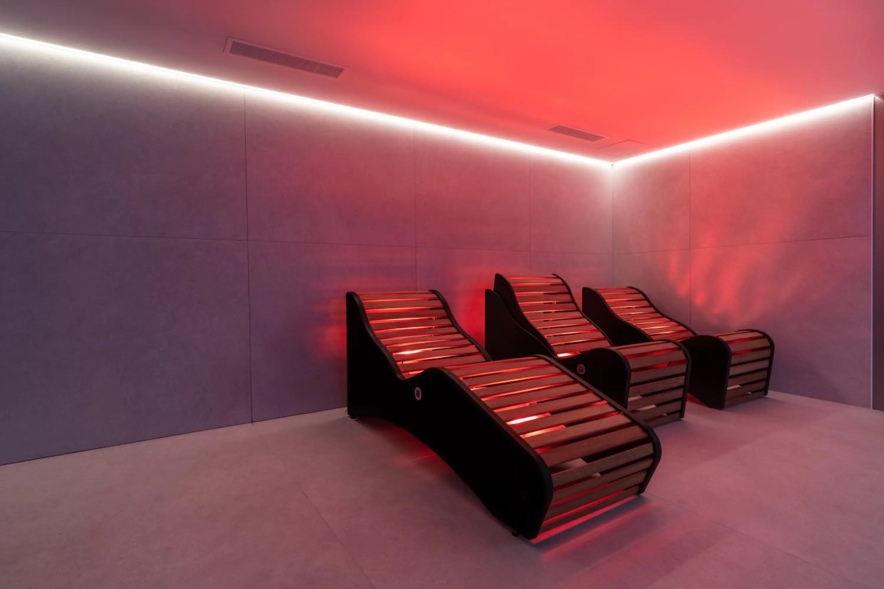 Spa and wellness centre/facilities in Suites Plaza Hotel & Wellness