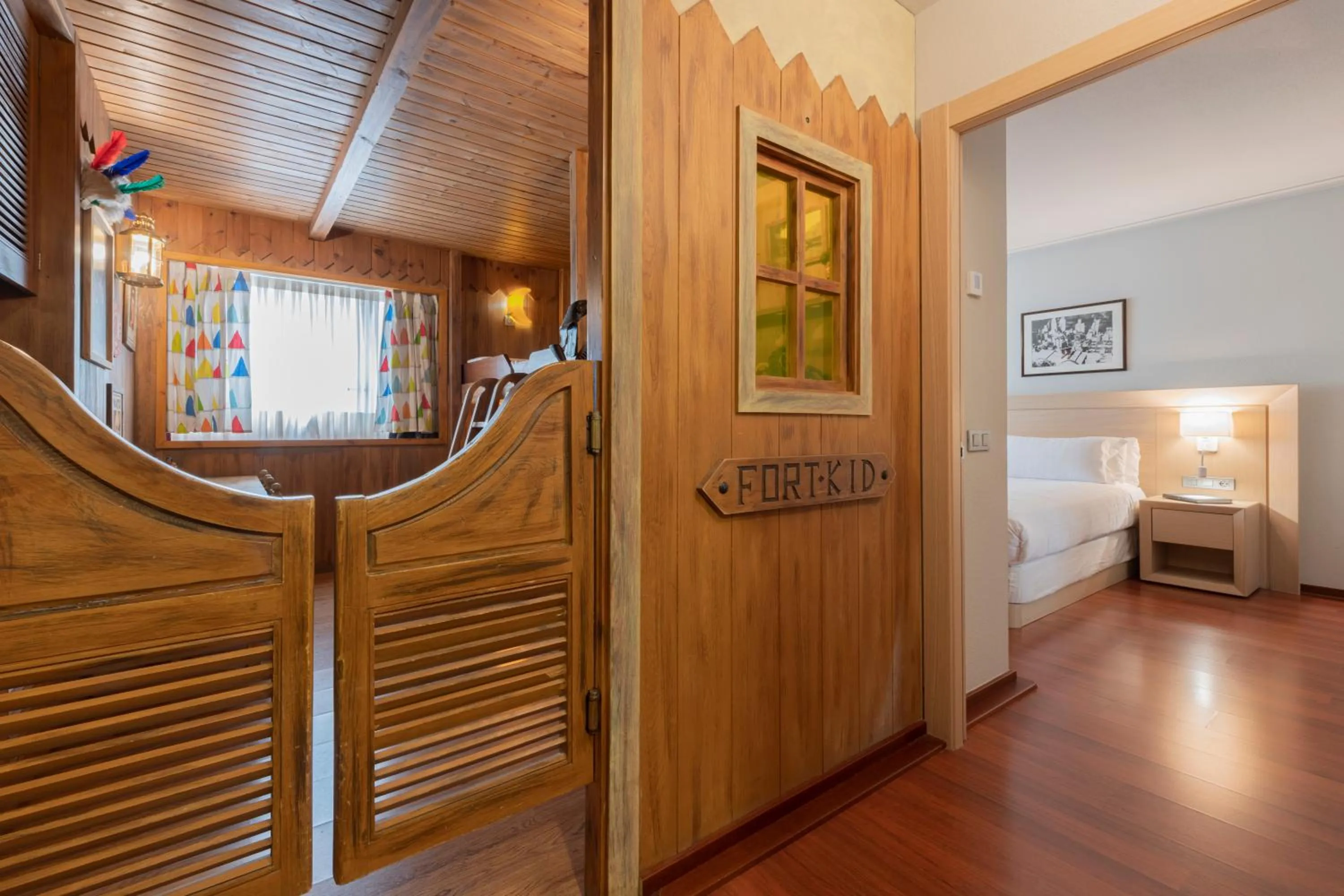 Photo of the whole room, Bed in Suites Plaza Hotel & Wellness