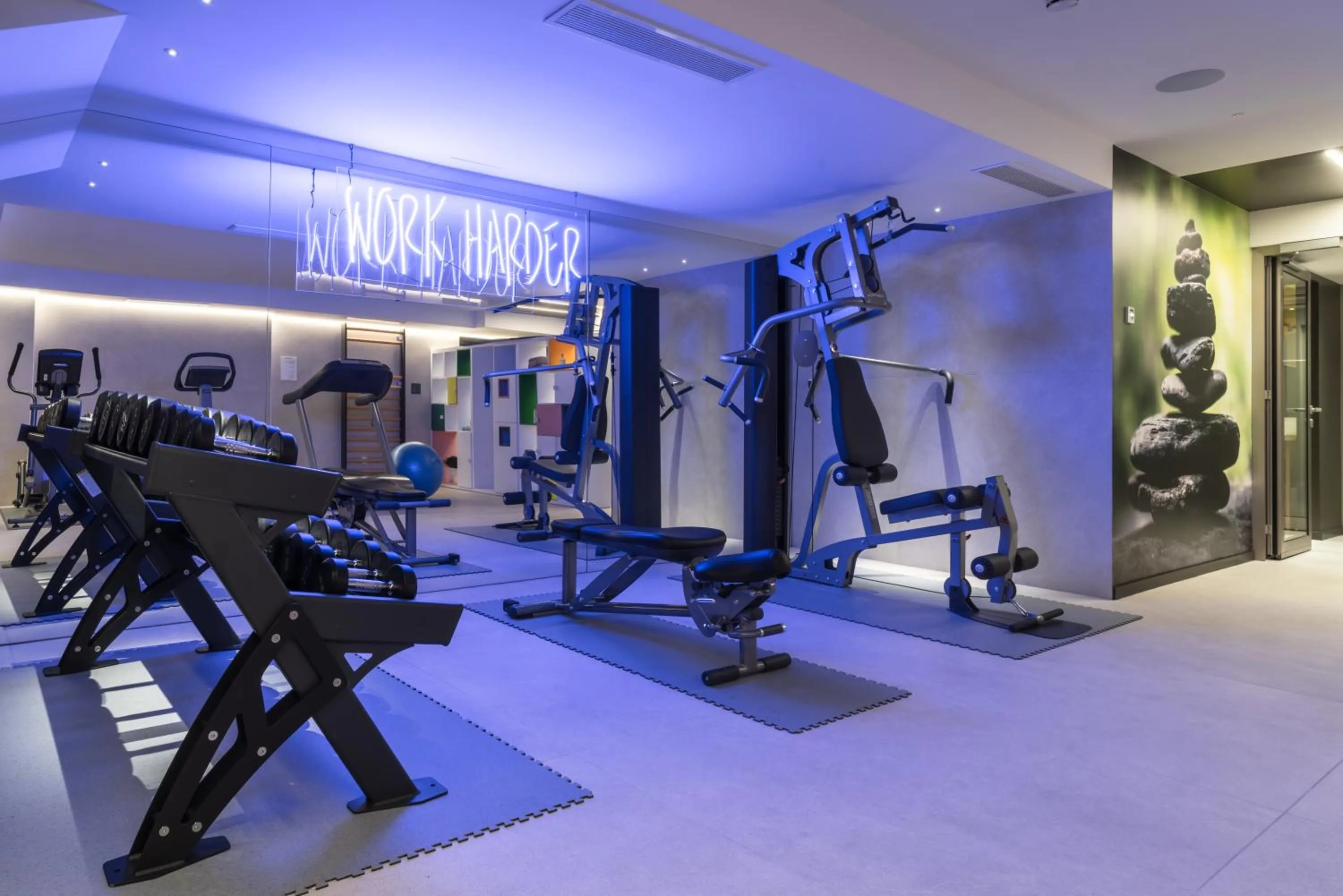 Fitness centre/facilities in Suites Plaza Hotel & Wellness