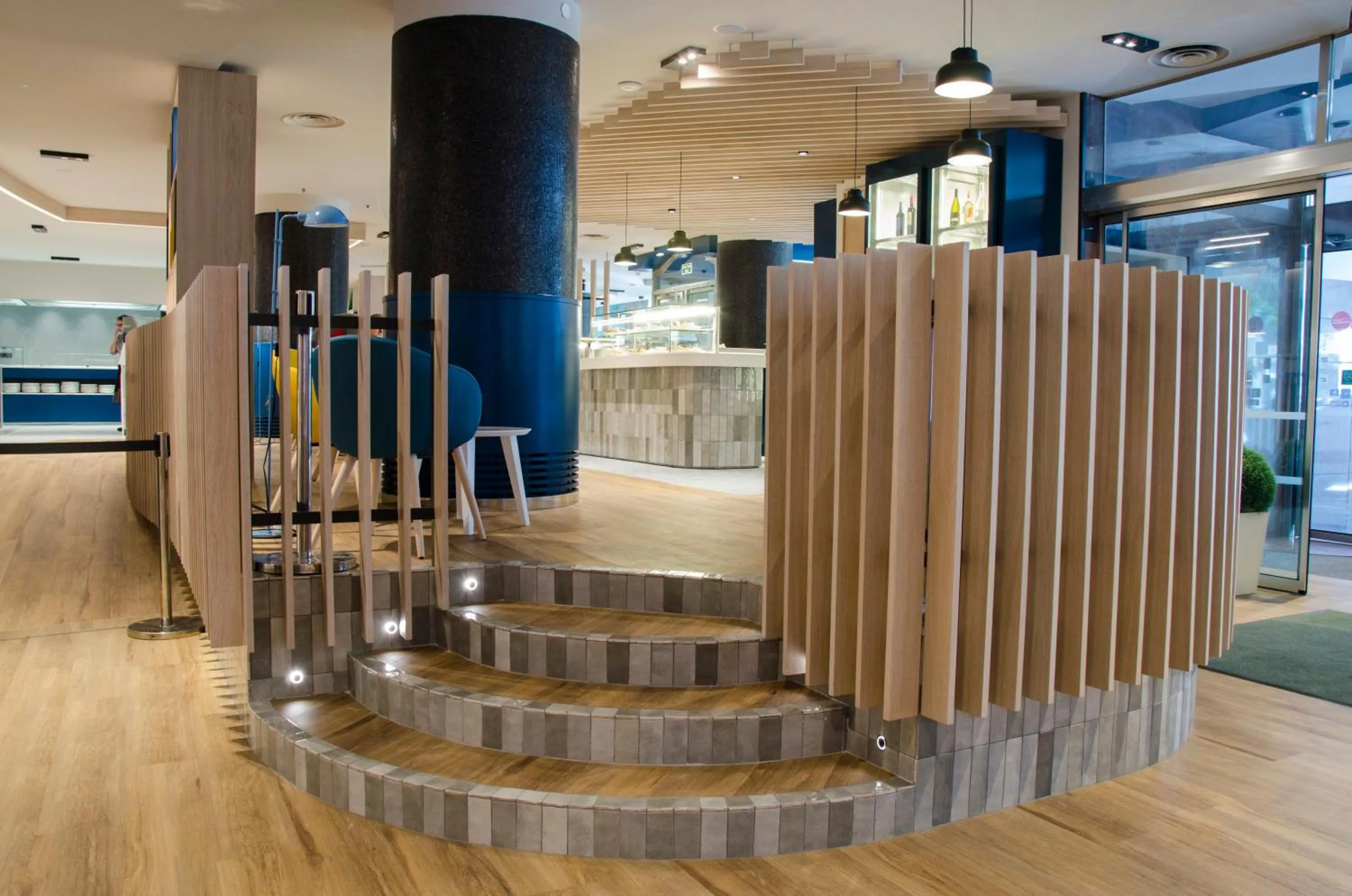 Restaurant/places to eat in Suites Plaza Hotel & Wellness