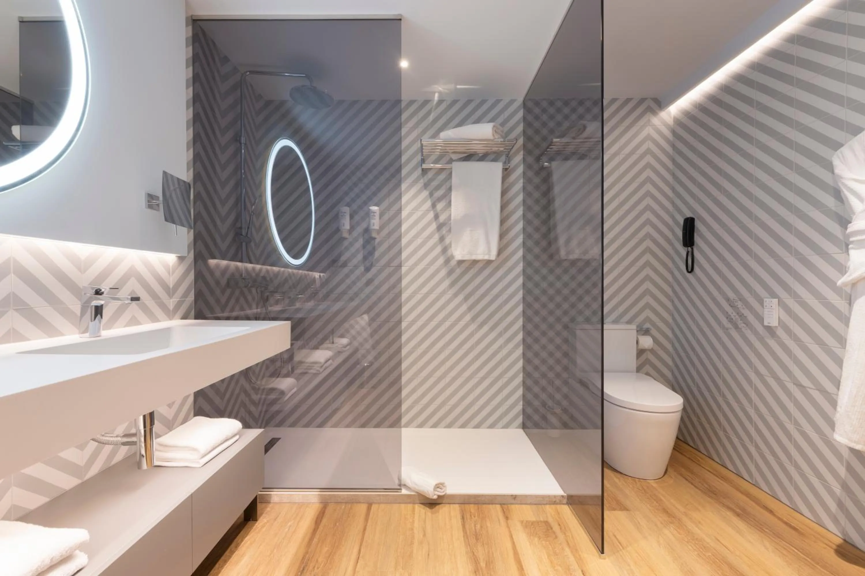 Bathroom in Suites Plaza Hotel & Wellness