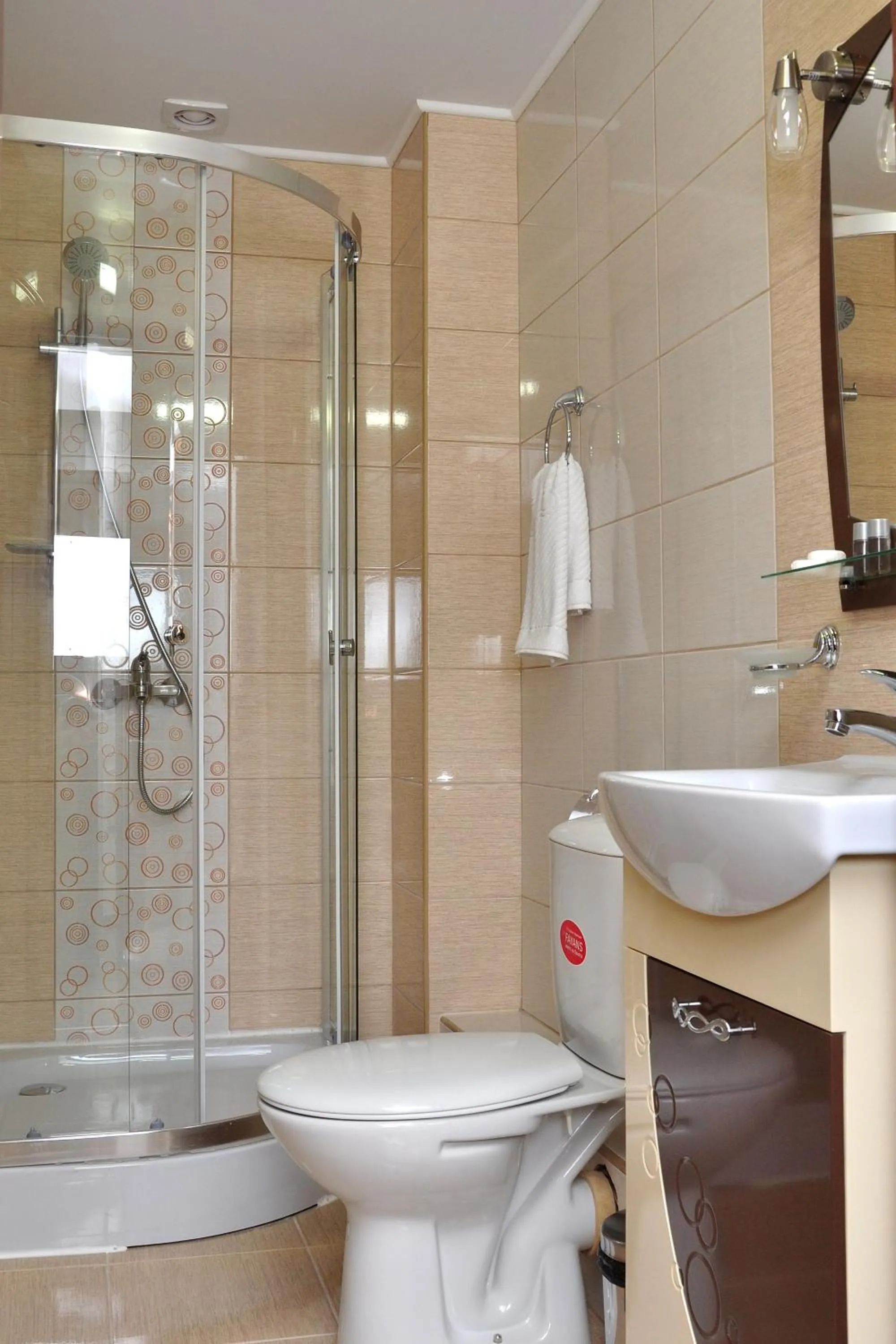 Bathroom in Lombardi Family Hotel