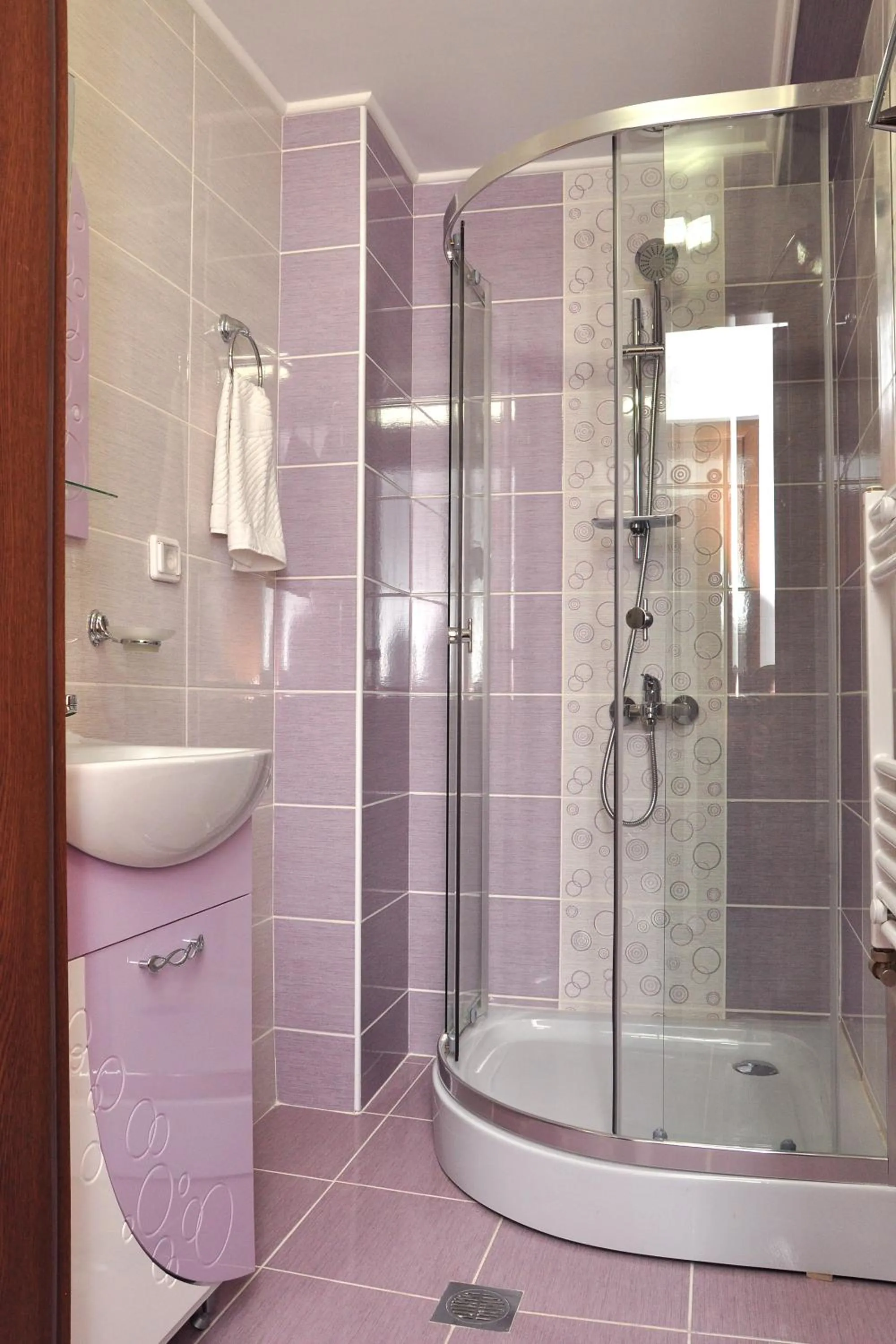 Bathroom in Lombardi Family Hotel