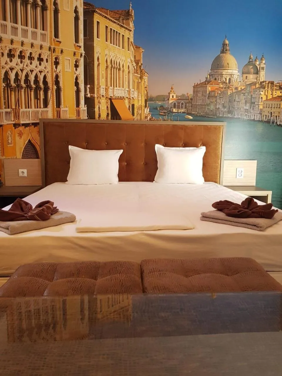 Bed in Lombardi Family Hotel