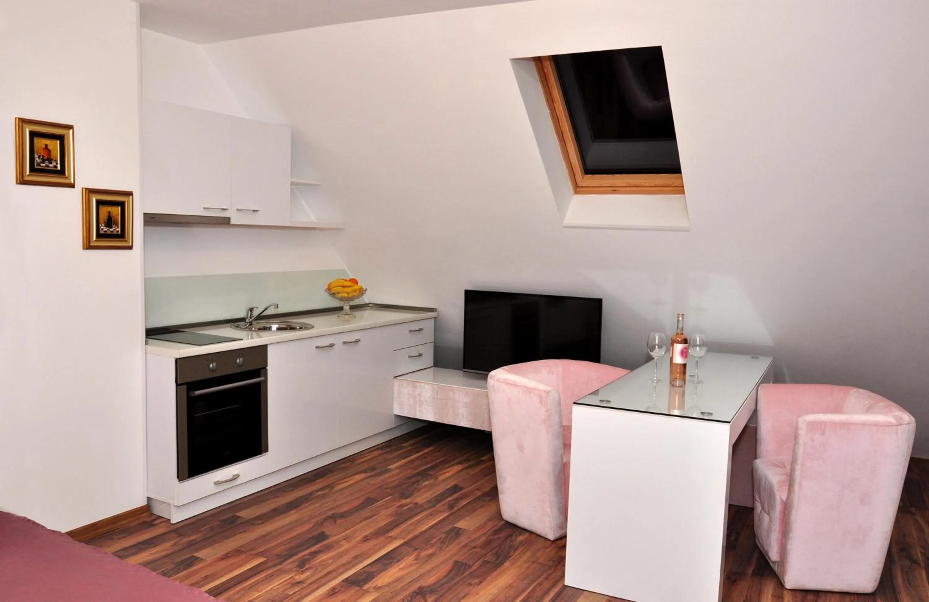 Kitchen or kitchenette in Lombardi Family Hotel