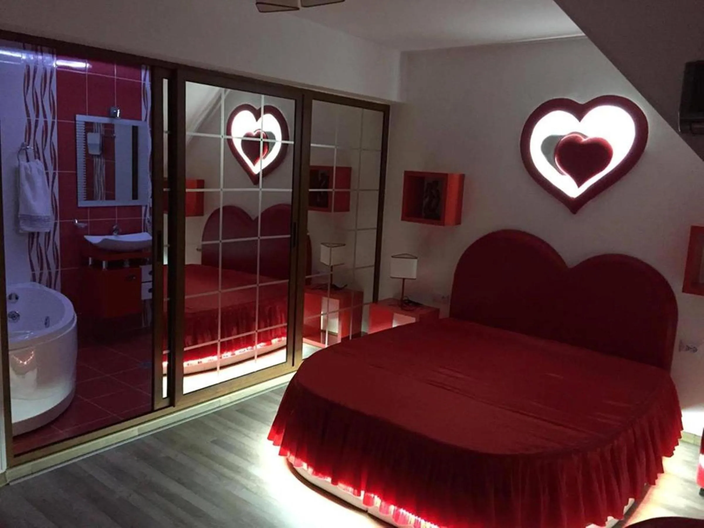 Bed in Lombardi Family Hotel