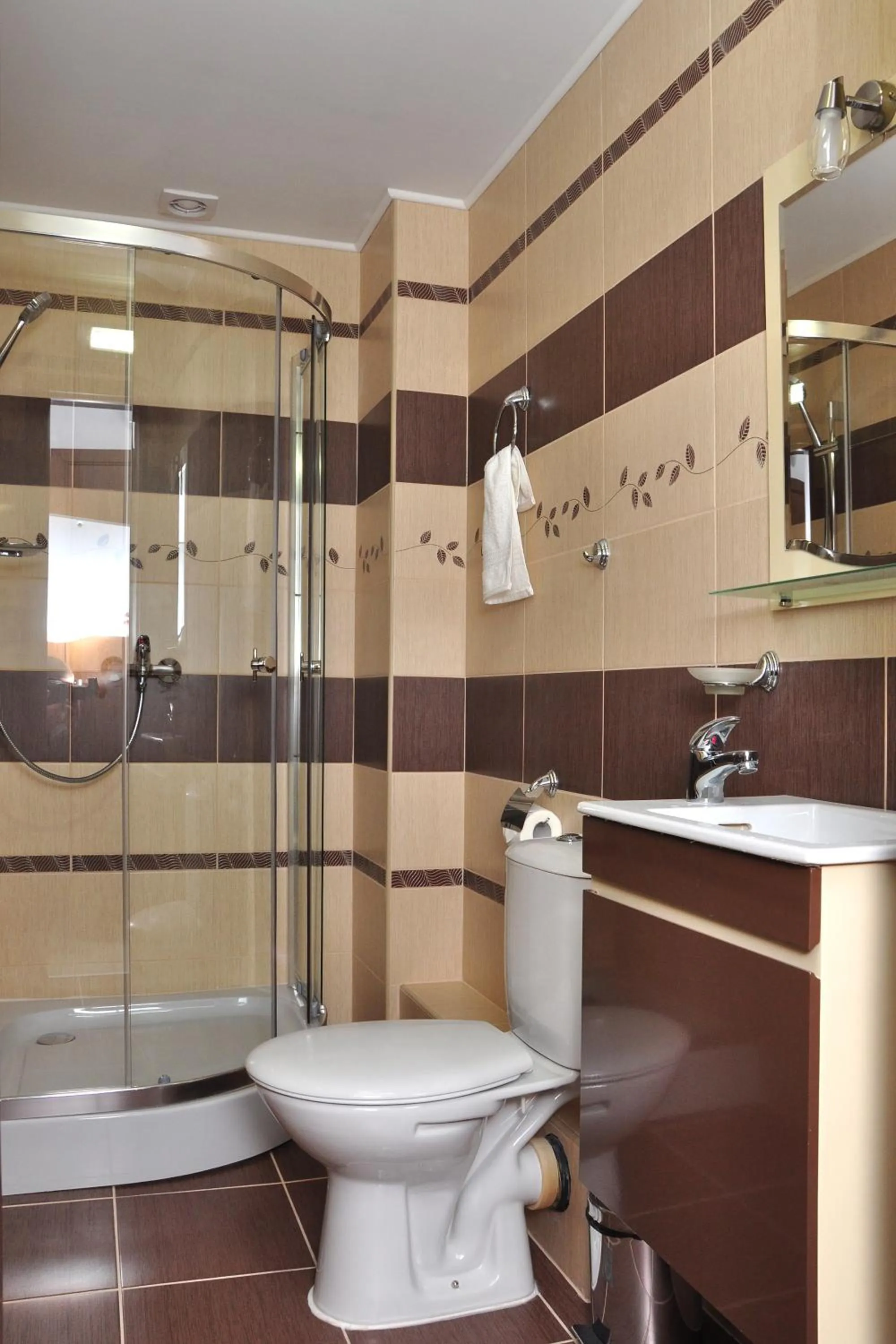 Bathroom in Lombardi Family Hotel