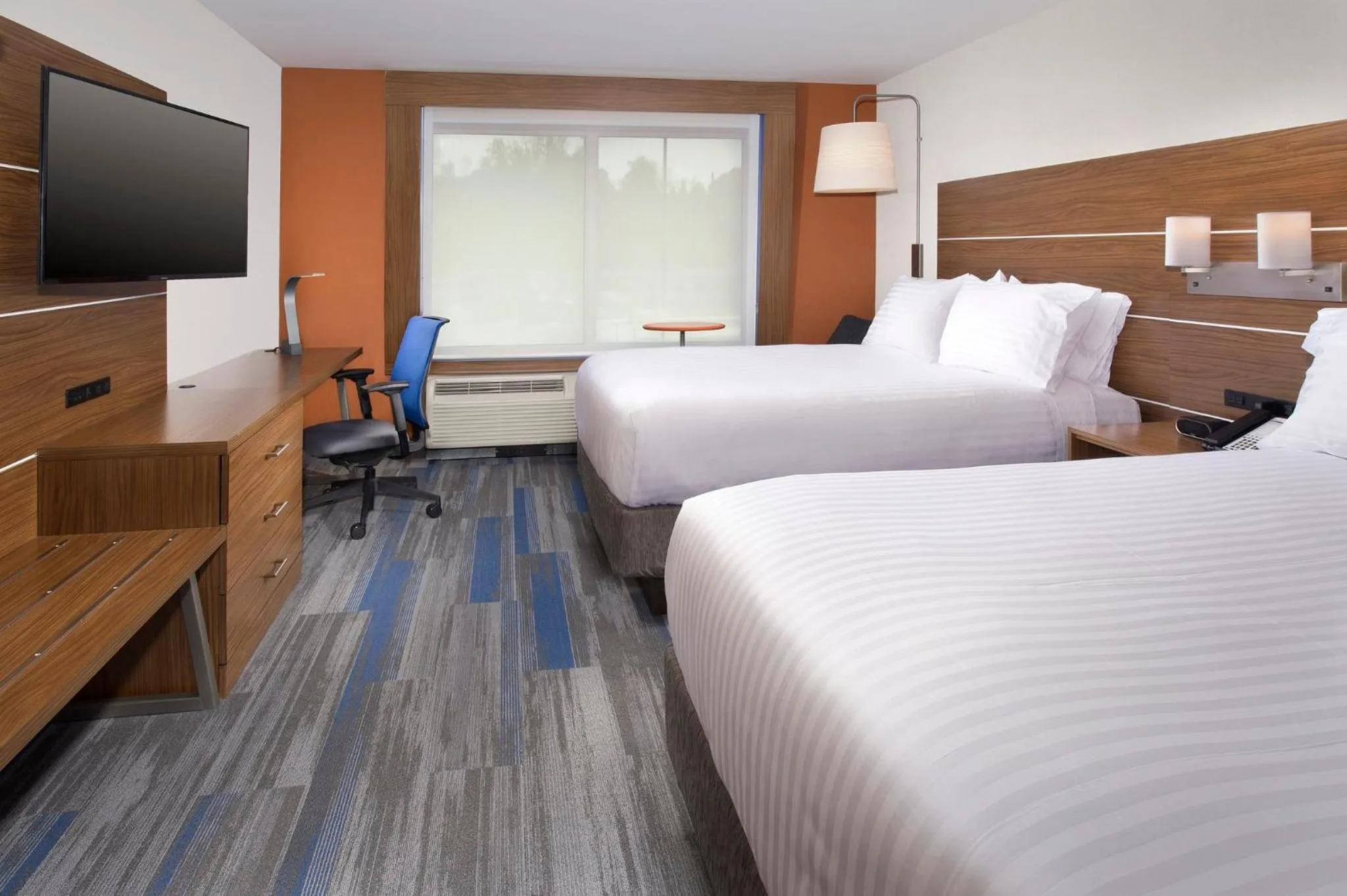 Photo of the whole room, Bed in Holiday Inn Express & Suites by IHG Altoona by IHG