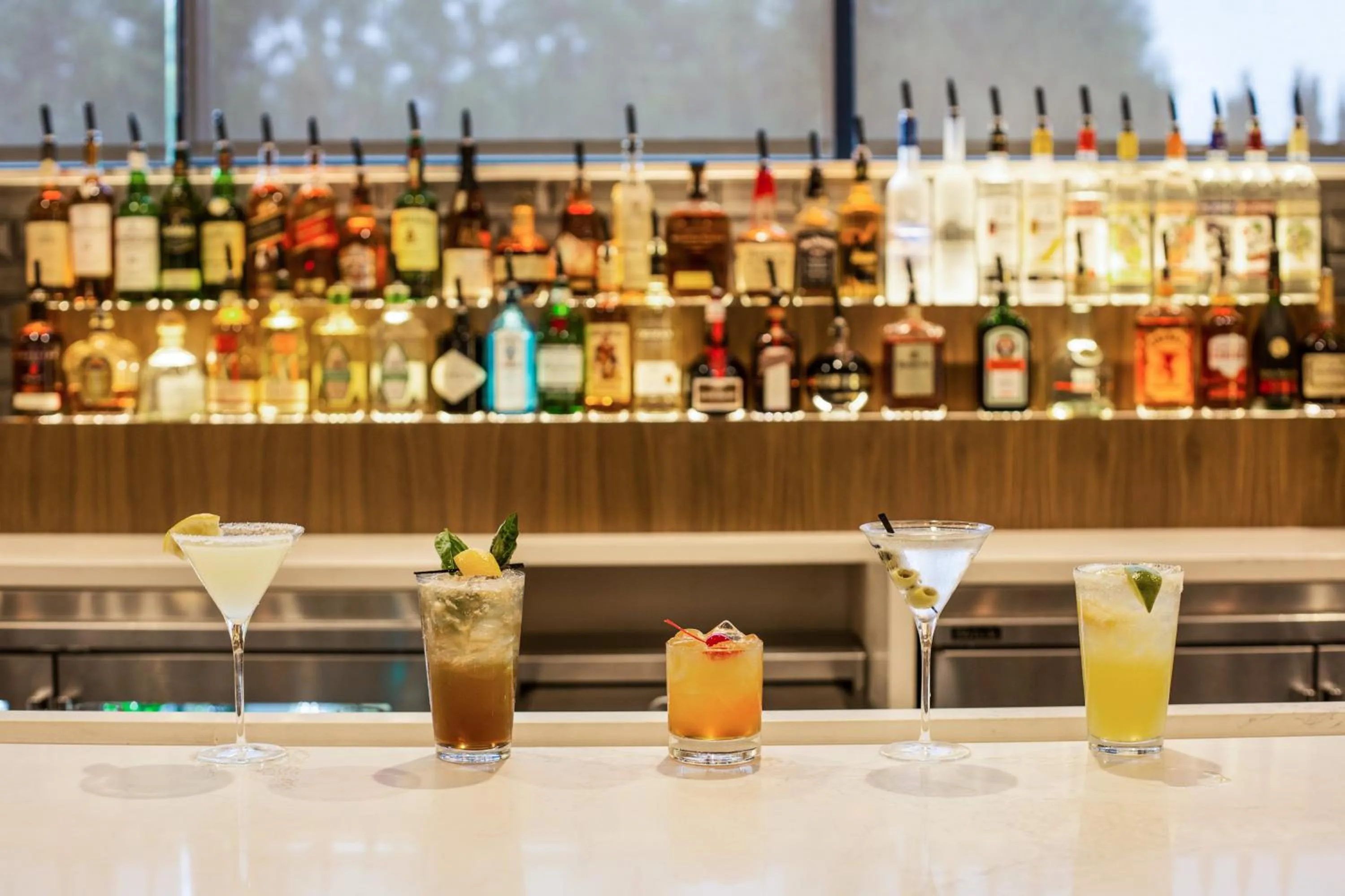 Lounge or bar in Holiday Inn Portland West - Hillsboro by IHG