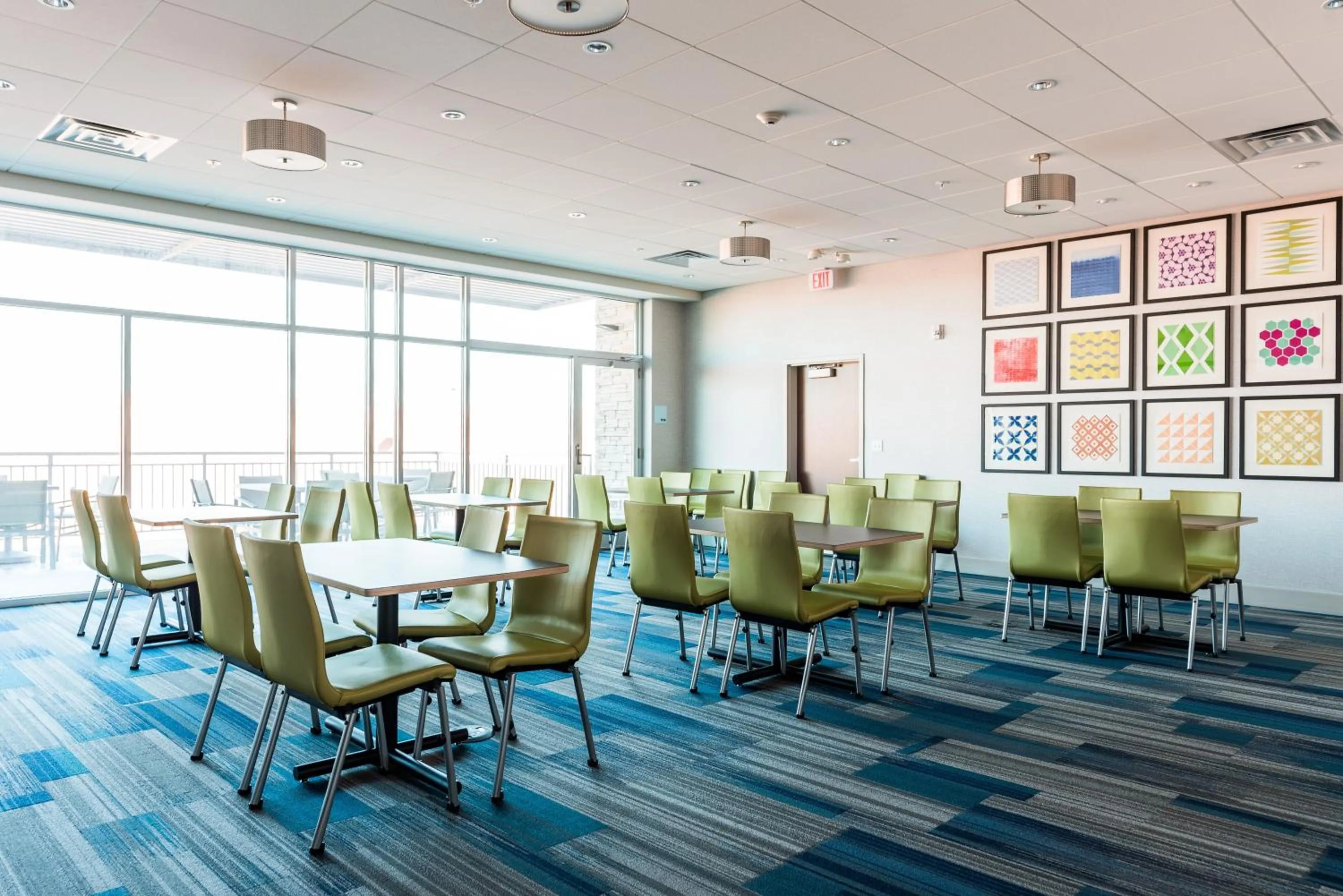 Meeting/conference room in Holiday Inn Express & Suites Madison by IHG