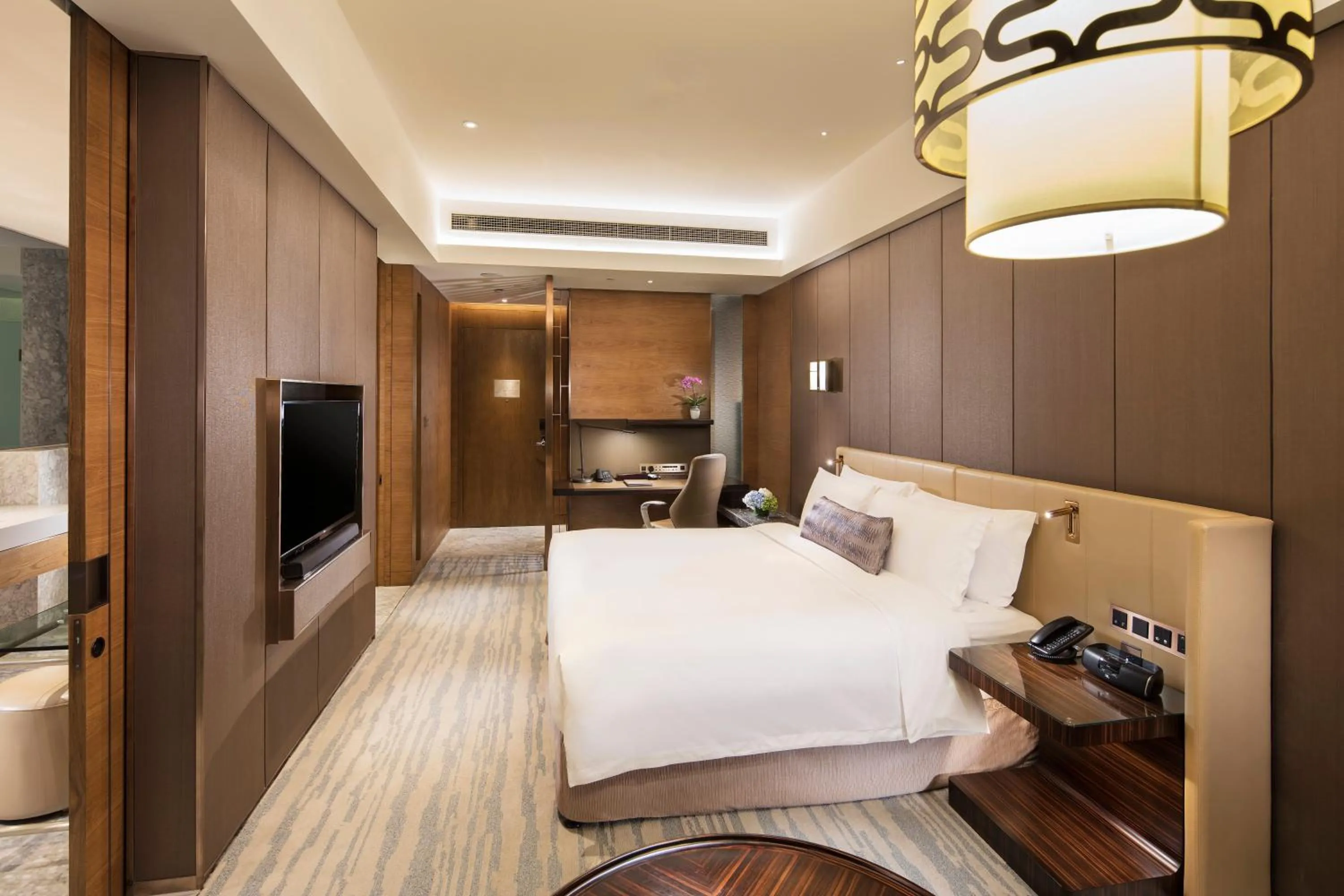 Photo of the whole room, Bed in InterContinental Nantong by IHG-Best view of yangtze