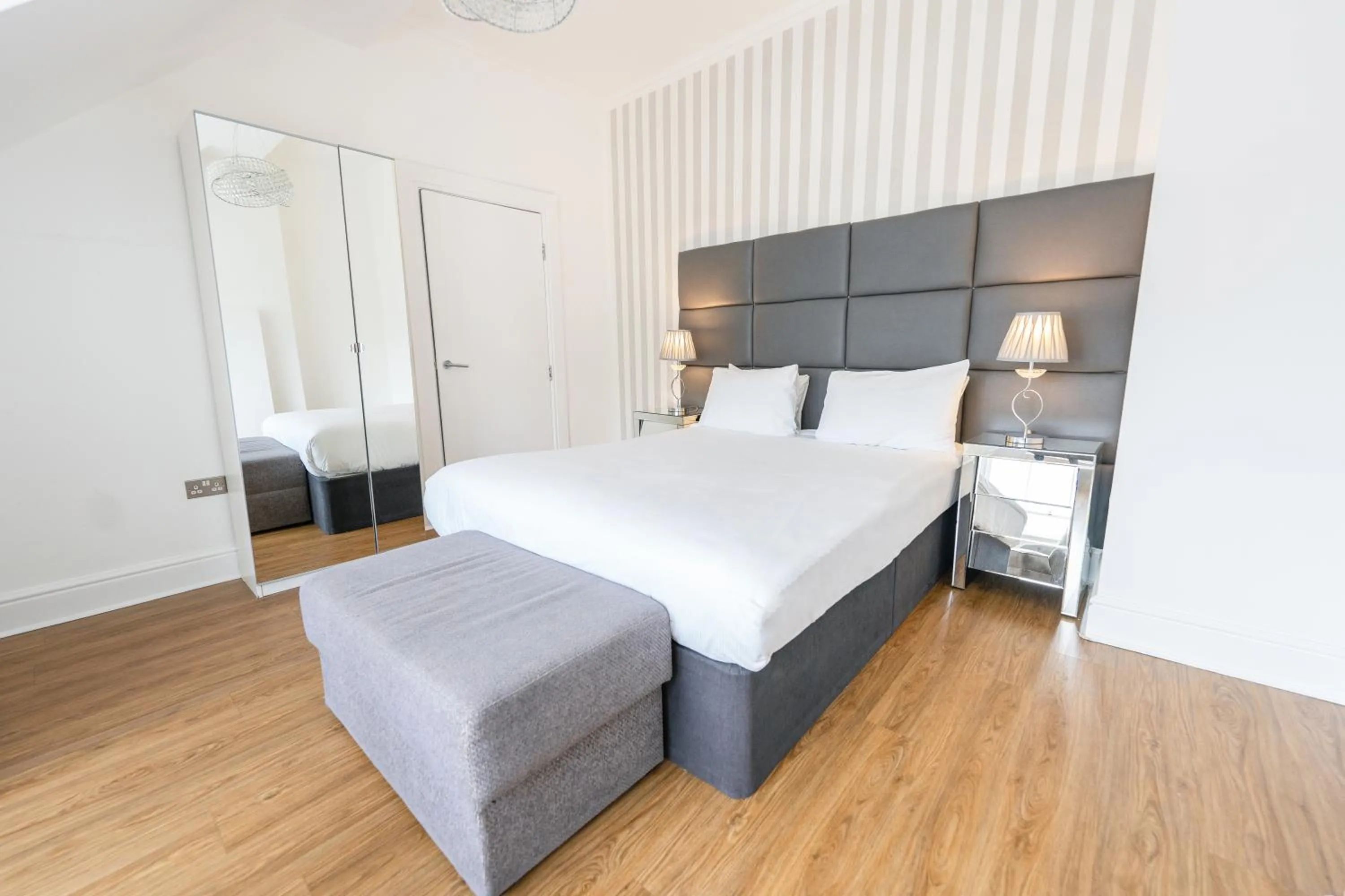 Bed in Edinburgh Castle Apartments