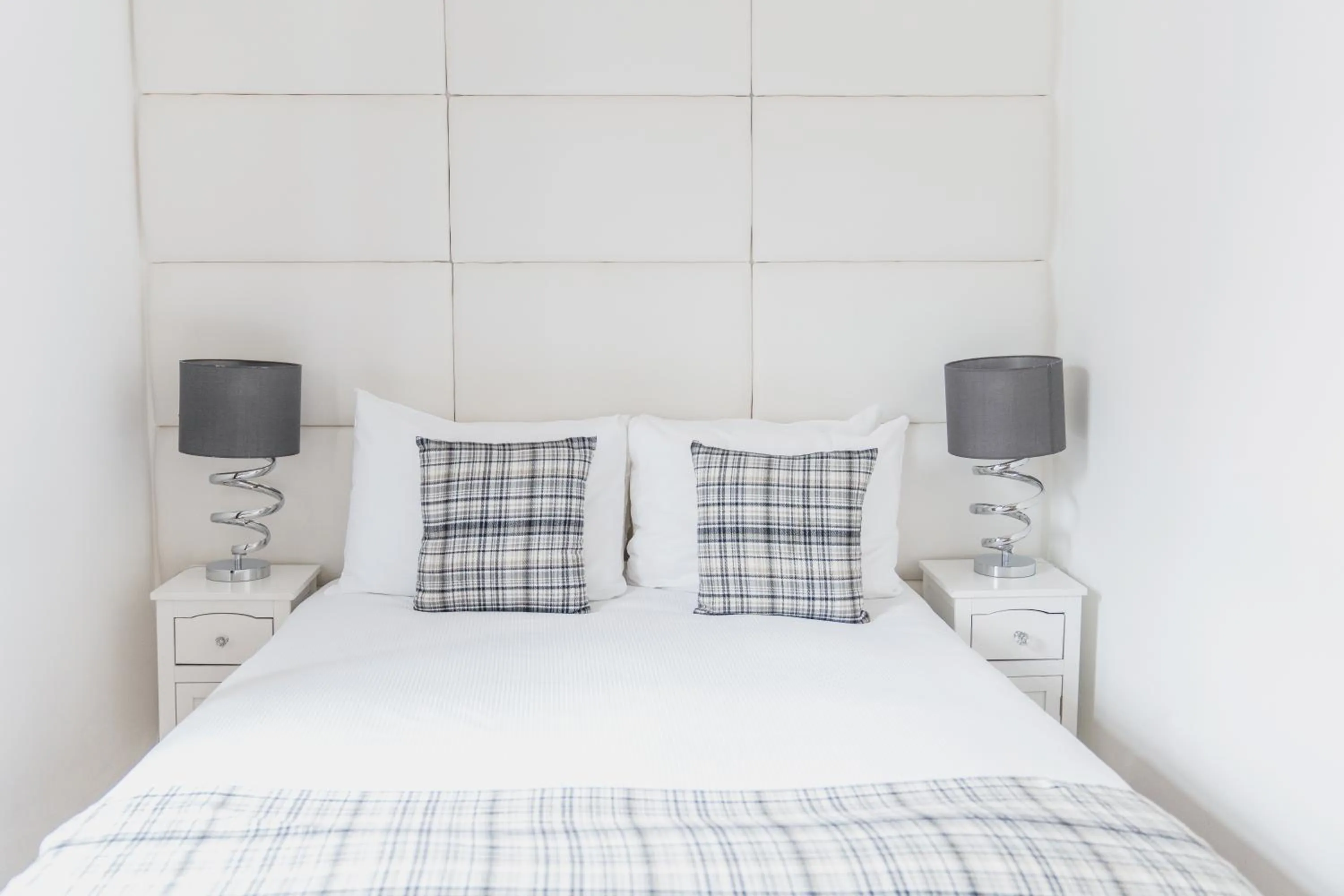 Bed in Edinburgh Castle Apartments