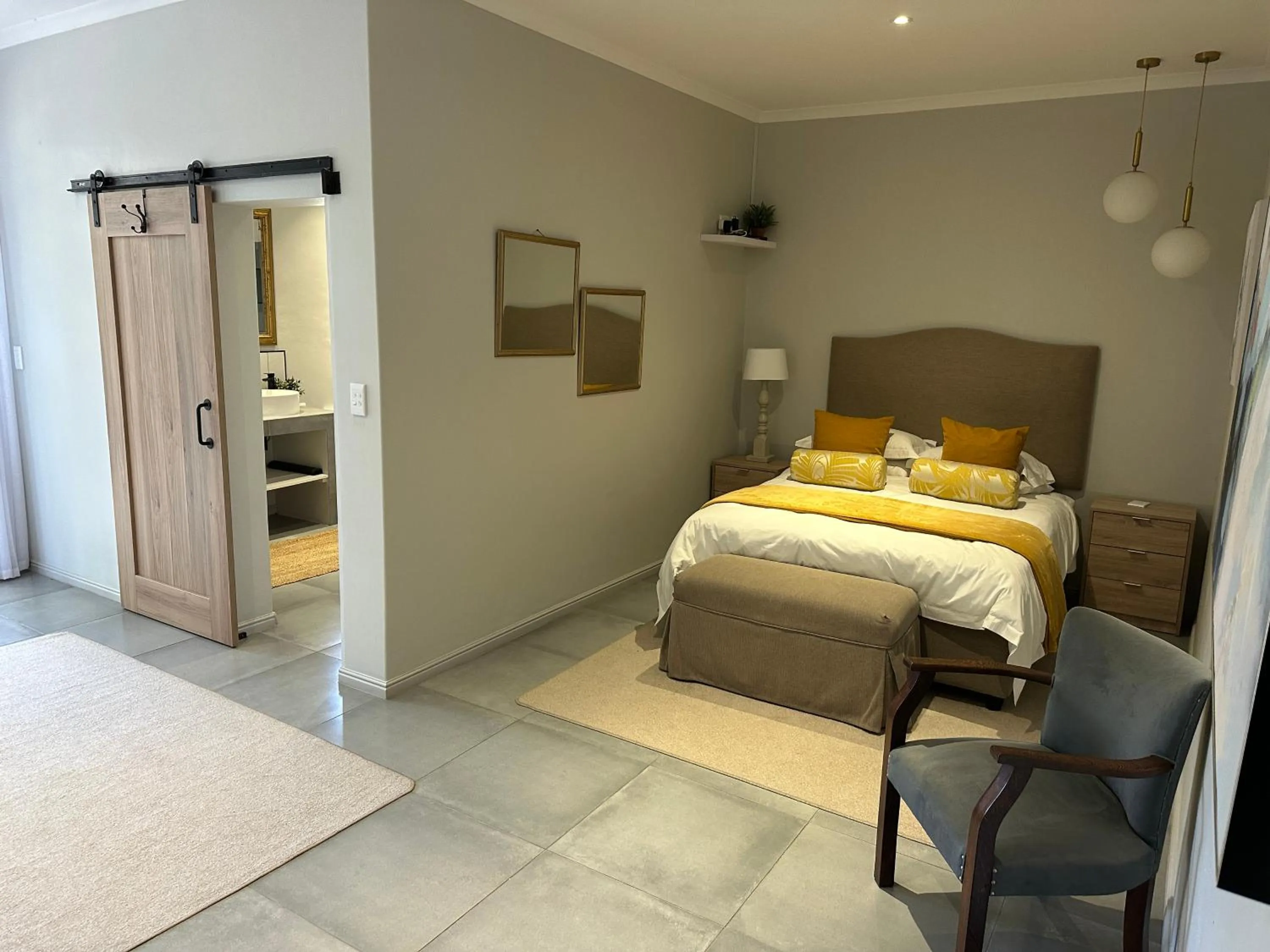 Bedroom, Bed in Marshden Estate