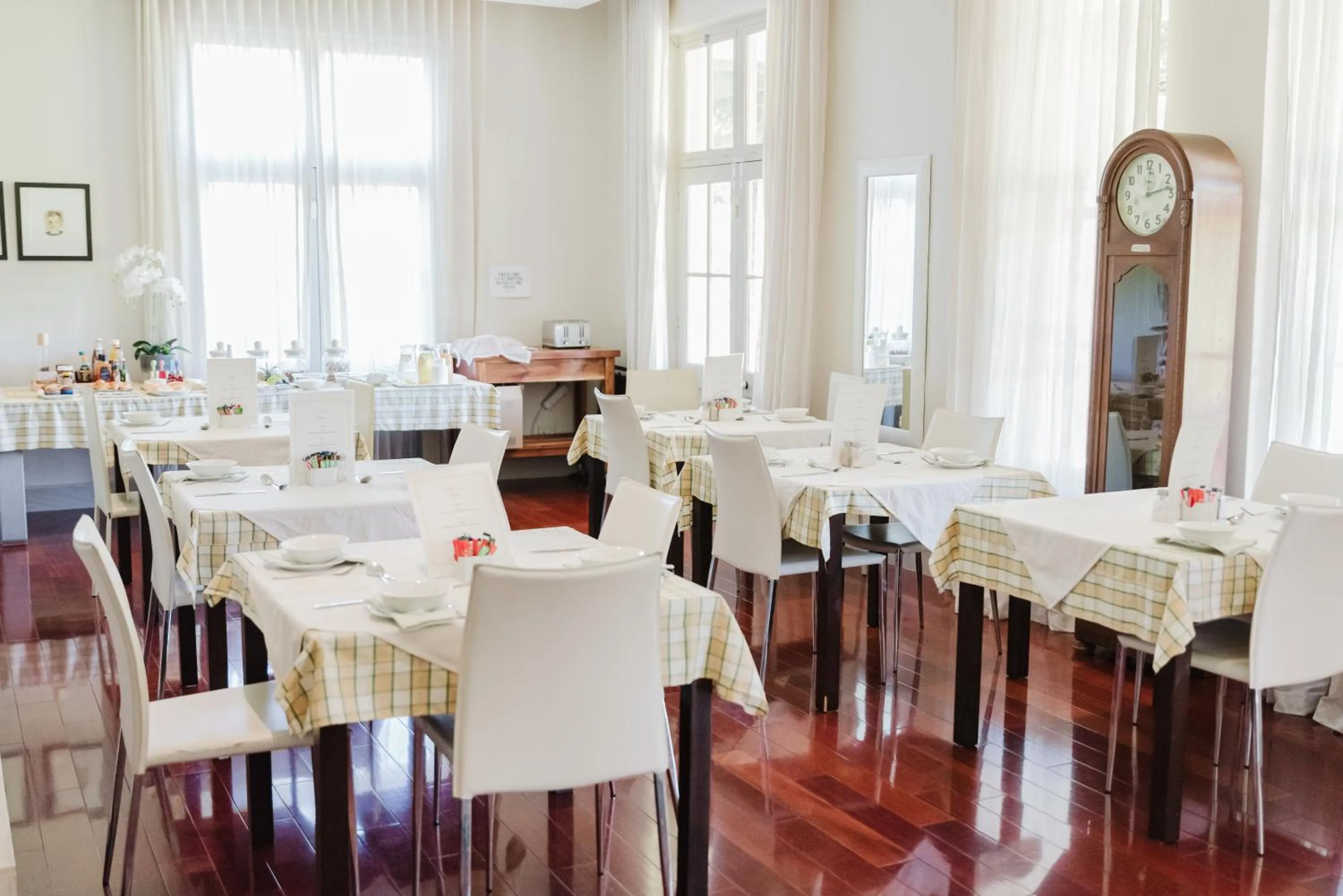 Breakfast in Marshden Estate